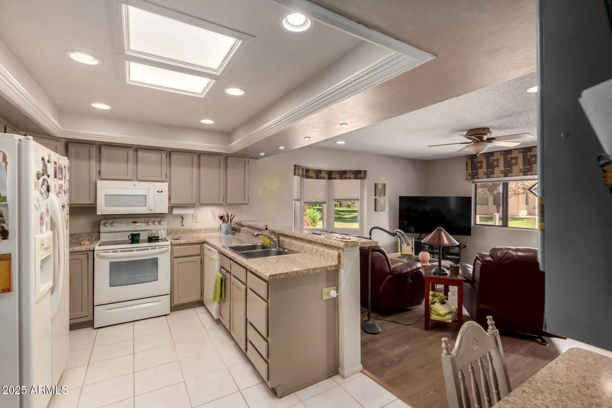 Property Slideshow image 8 of 23 | 12954 w blue sky dr, Sun City West, AZ, 85375