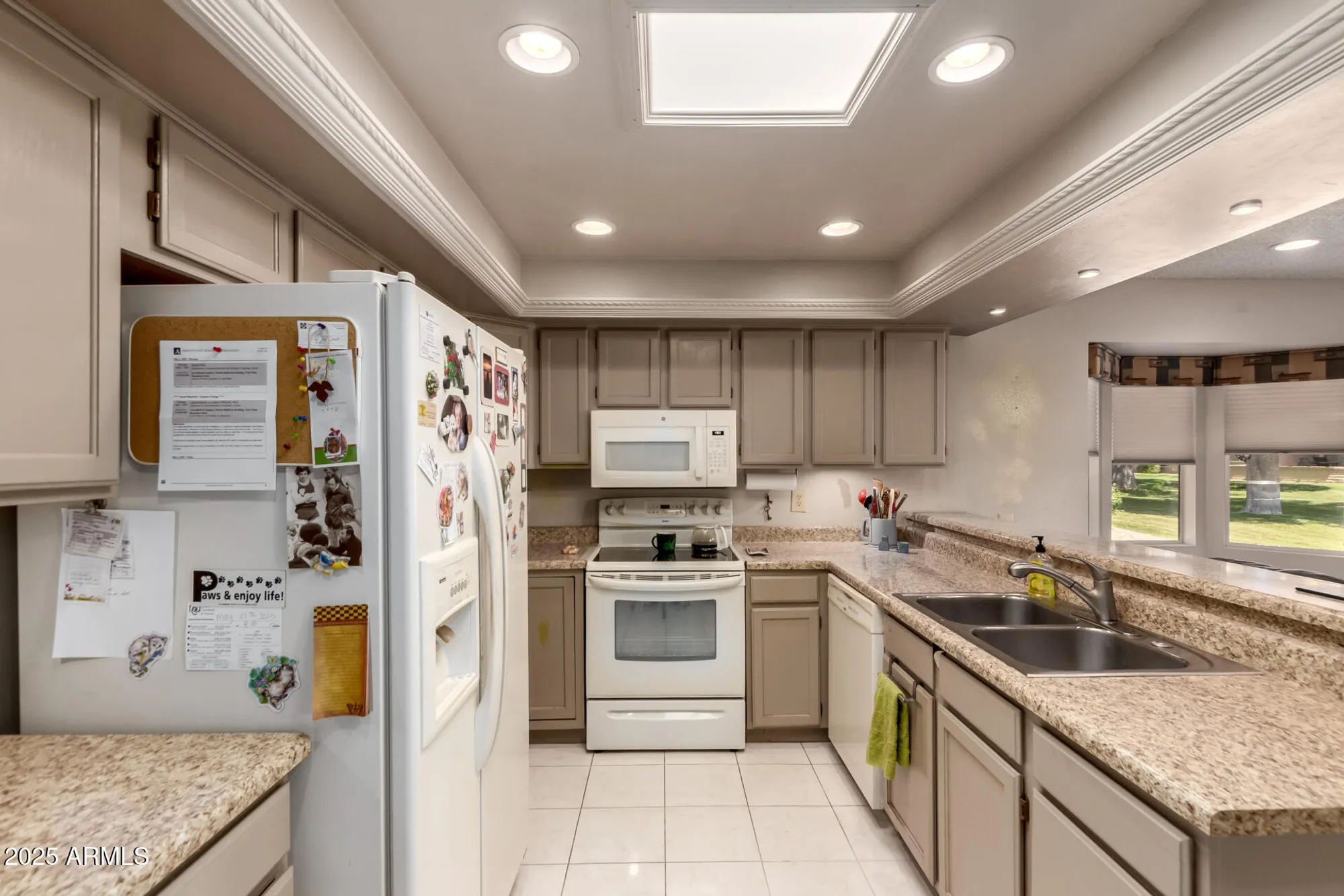 Property Slideshow image 9 of 23 | 12954 w blue sky dr, Sun City West, AZ, 85375