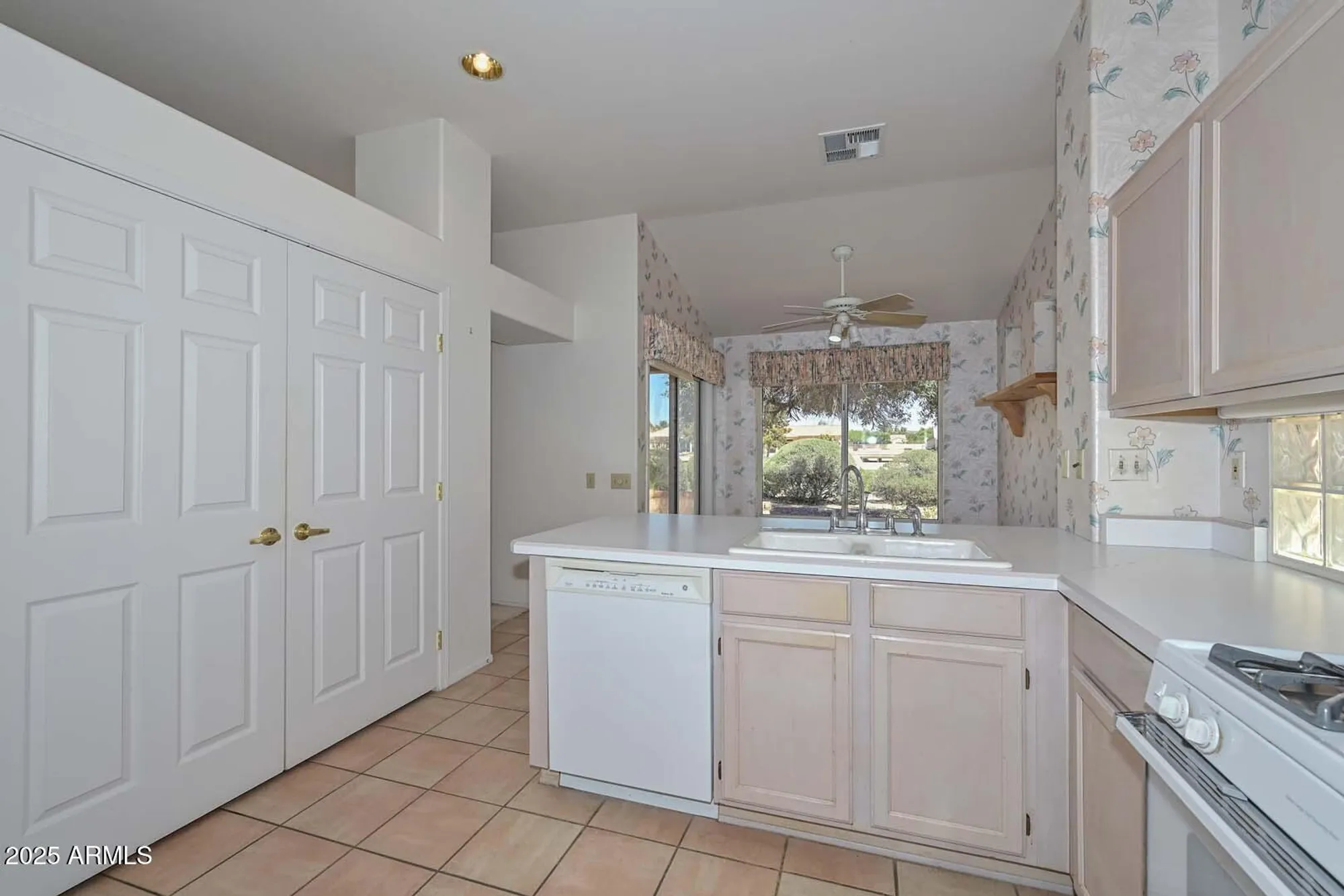 Property Slideshow image 22 of 59 | 13612 w robertson dr, Sun City West, AZ, 85375