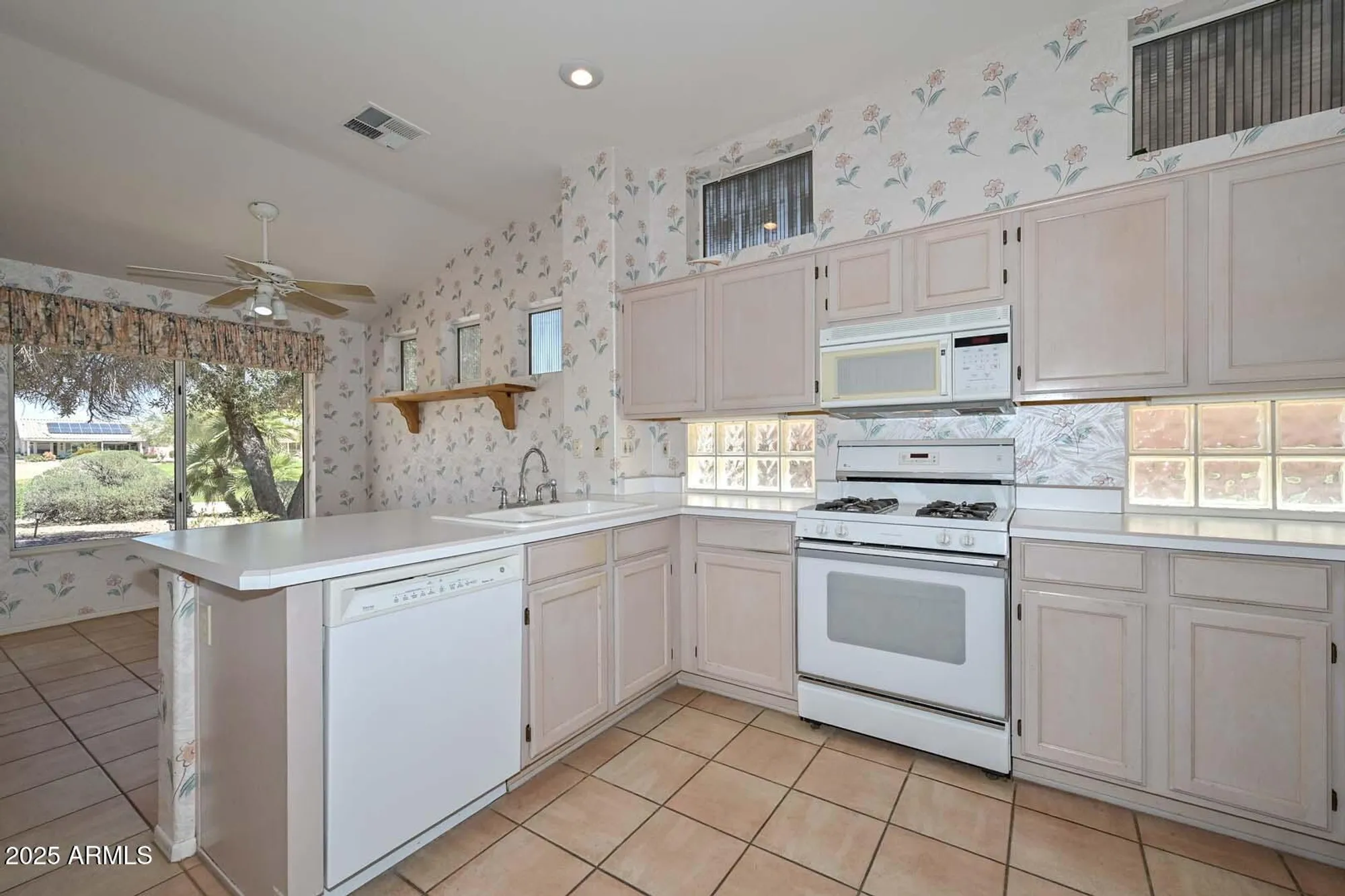 Property Slideshow image 24 of 59 | 13612 w robertson dr, Sun City West, AZ, 85375