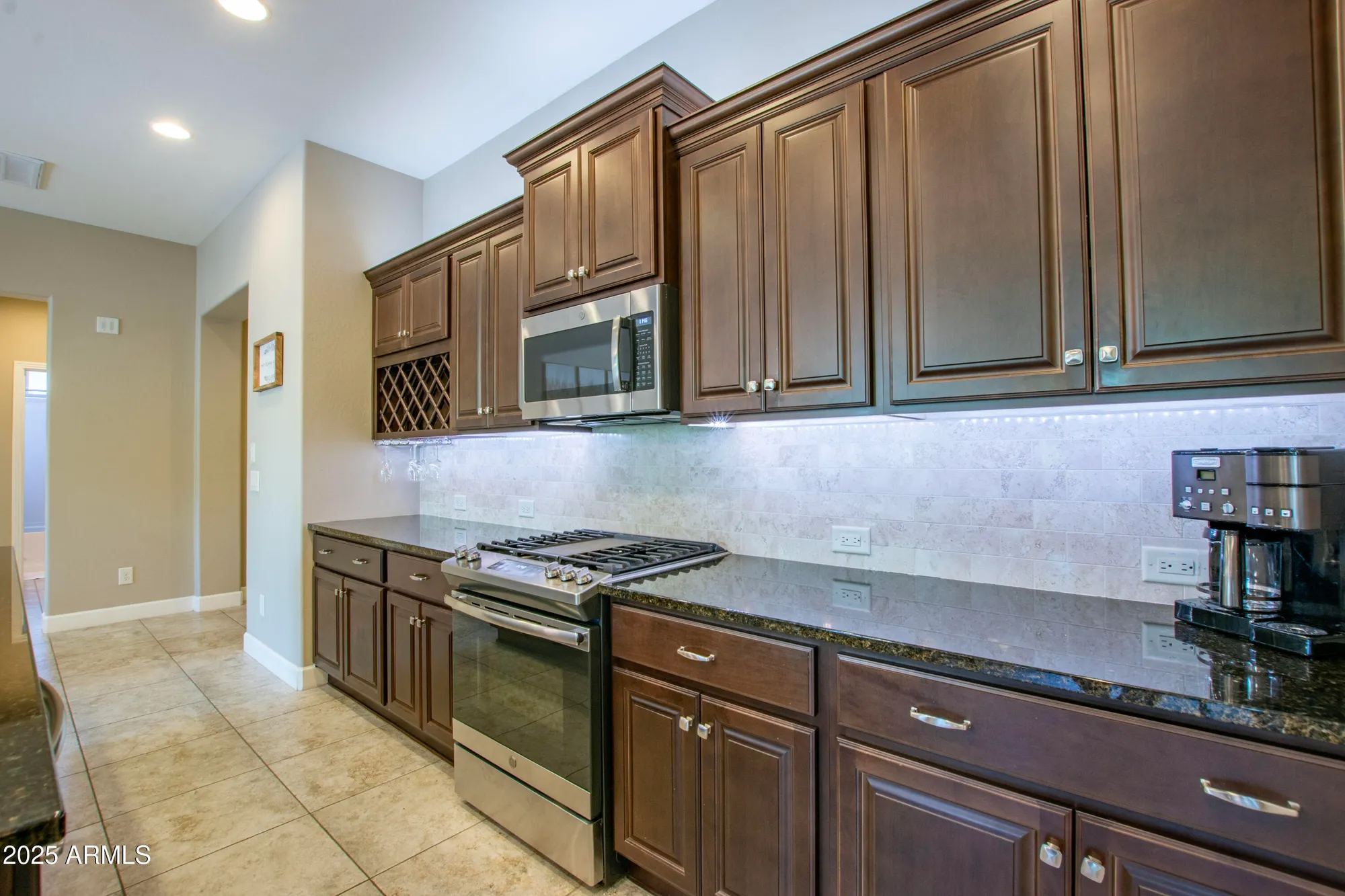Property Slideshow image 10 of 45 | 16913 w holly st, Goodyear, AZ, 85395