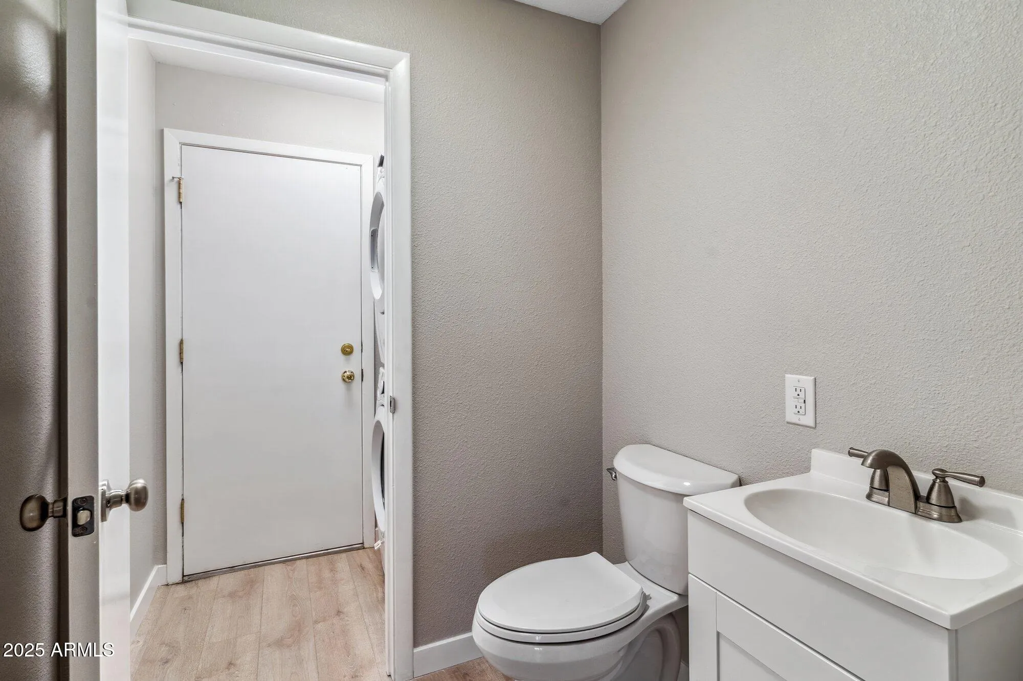 Property Slideshow image 19 of 30 | 11643 s iroquois dr, Phoenix, AZ, 85044