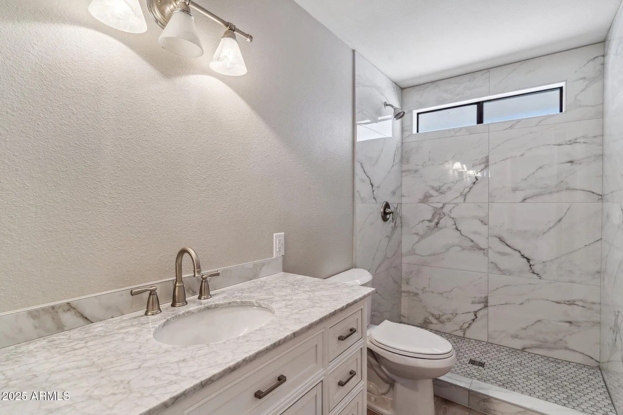 Property Slideshow image 15 of 30 | 11643 s iroquois dr, Phoenix, AZ, 85044