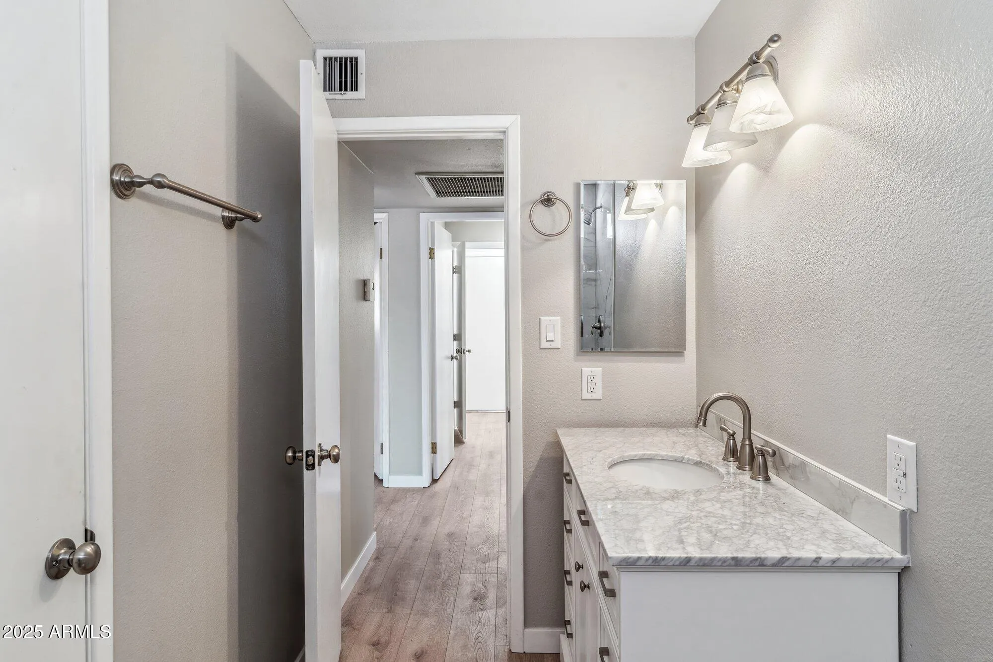 Property Slideshow image 16 of 30 | 11643 s iroquois dr, Phoenix, AZ, 85044