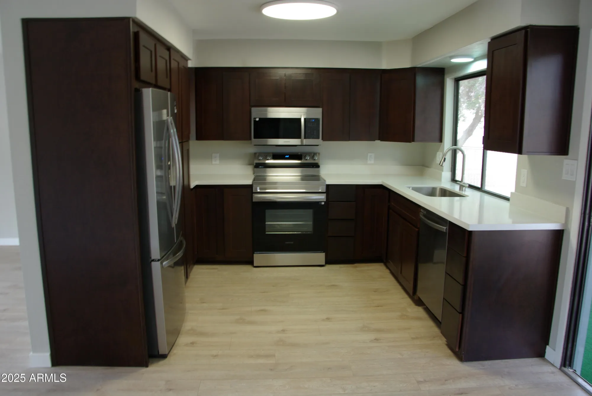 Property Slideshow image 10 of 30 | 11643 s iroquois dr, Phoenix, AZ, 85044