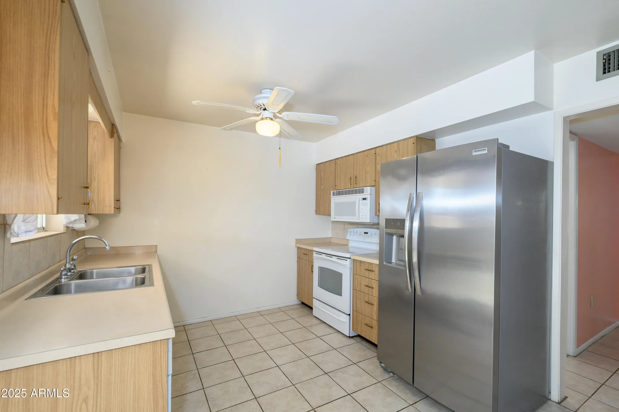 Property Slideshow image 7 of 16 | 10559 w coggins dr, Sun City, AZ, 85351