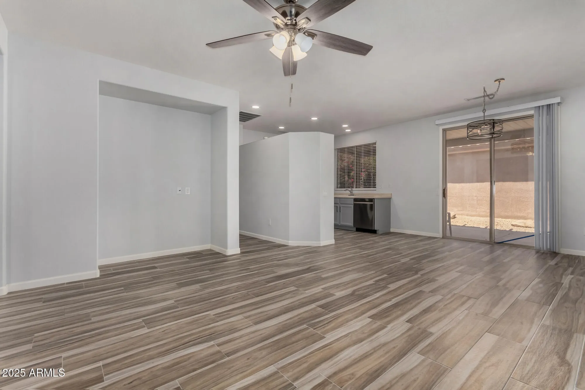 Property Slideshow image 11 of 35 | 19963 n window rock dr, Surprise, AZ, 85374