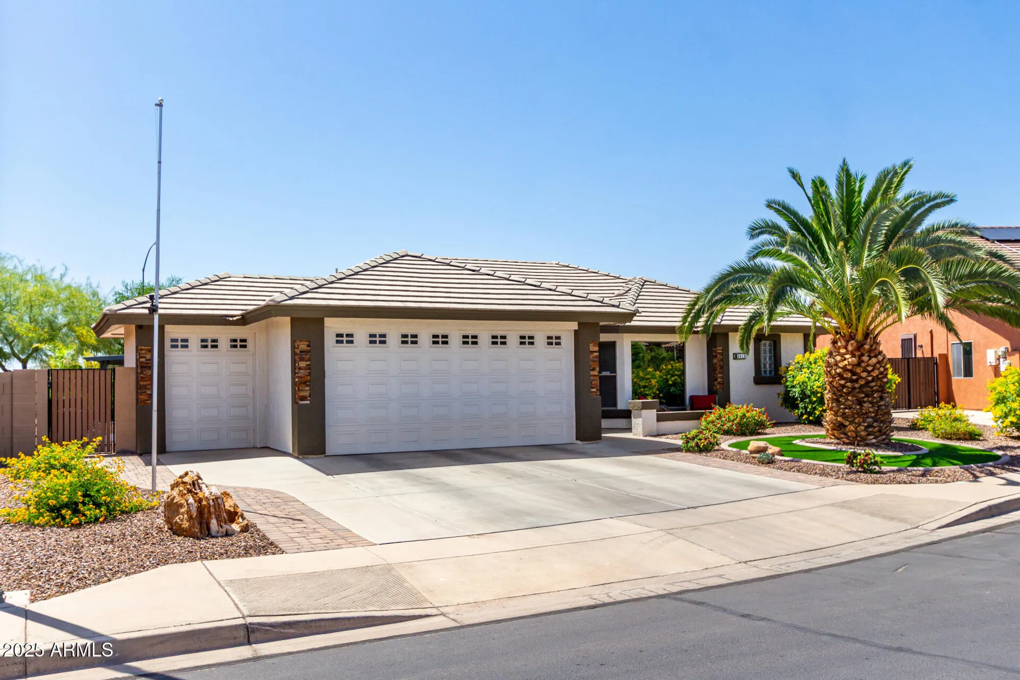 Property Slideshow image 5 of 65 | 2910 s olivewood, Mesa, AZ, 85212