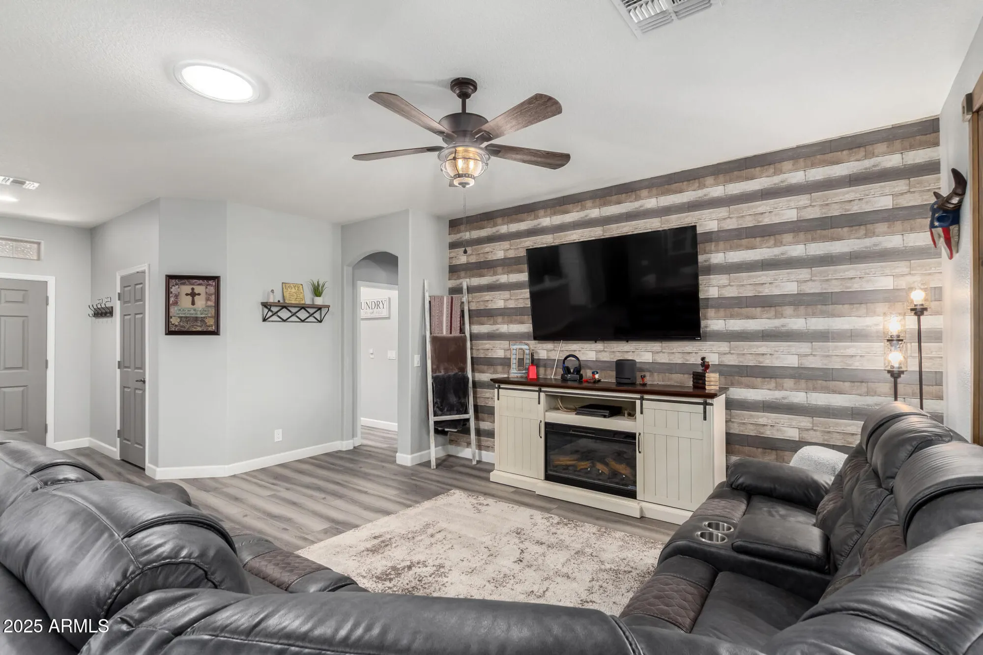 Property Slideshow image 9 of 65 | 2910 s olivewood, Mesa, AZ, 85212