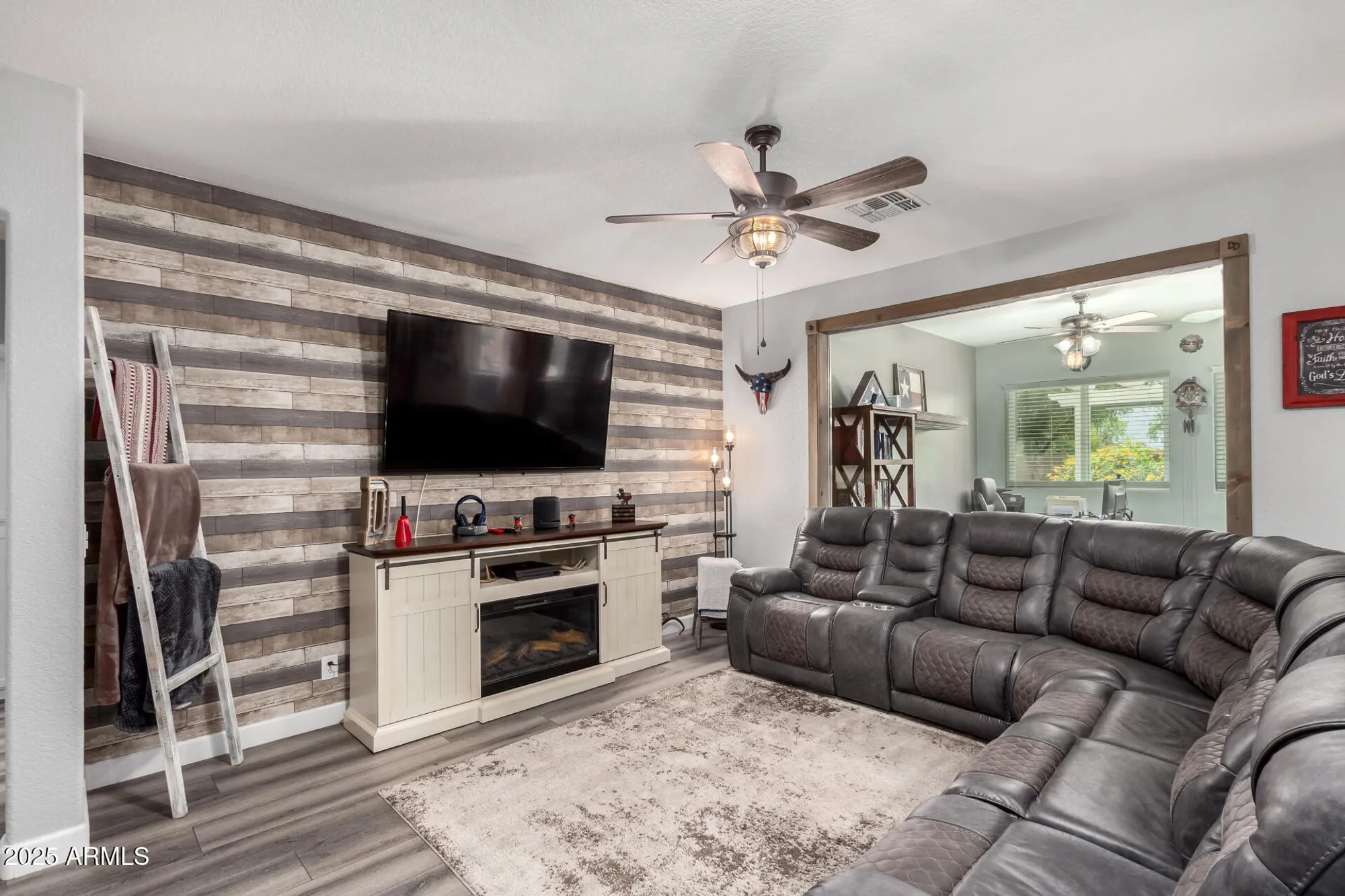 Property Slideshow image 8 of 65 | 2910 s olivewood, Mesa, AZ, 85212