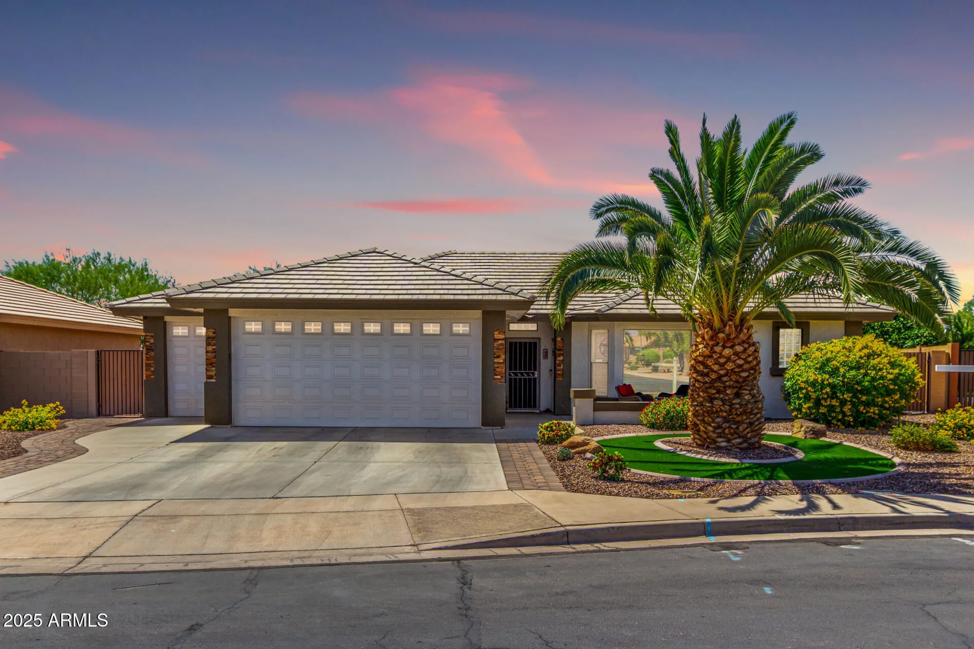 Property Slideshow image 7 of 65 | 2910 s olivewood, Mesa, AZ, 85212