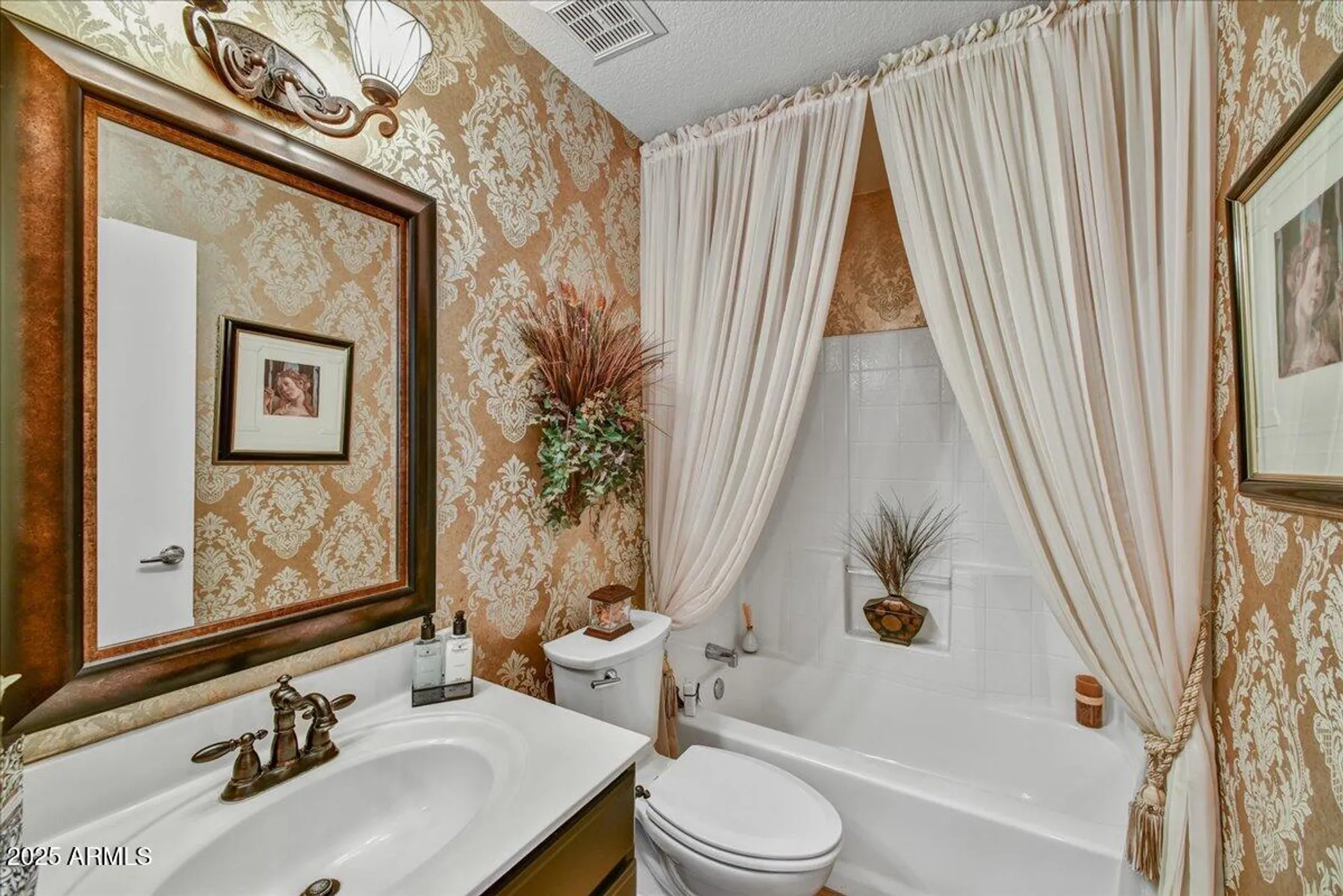 Property Slideshow image 12 of 16 | 10347 w mohawk ln, Peoria, AZ, 85382