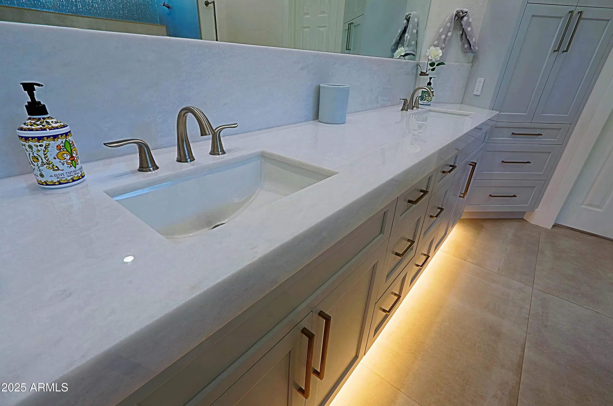 Property Slideshow image 32 of 108 | 6758 e brilliant sky dr, Scottsdale, AZ, 85266