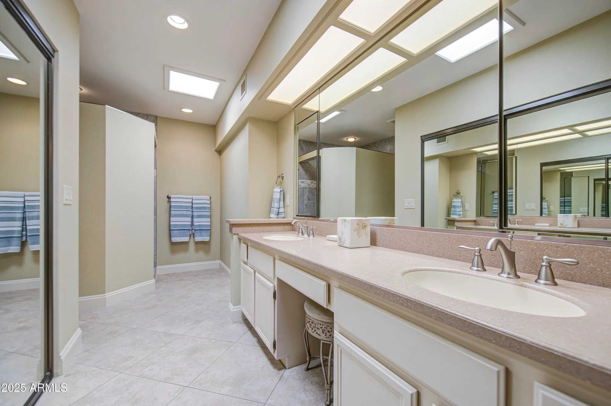 Property Slideshow image 35 of 73 | 26004 s flame tree dr, Sun Lakes, AZ, 85248