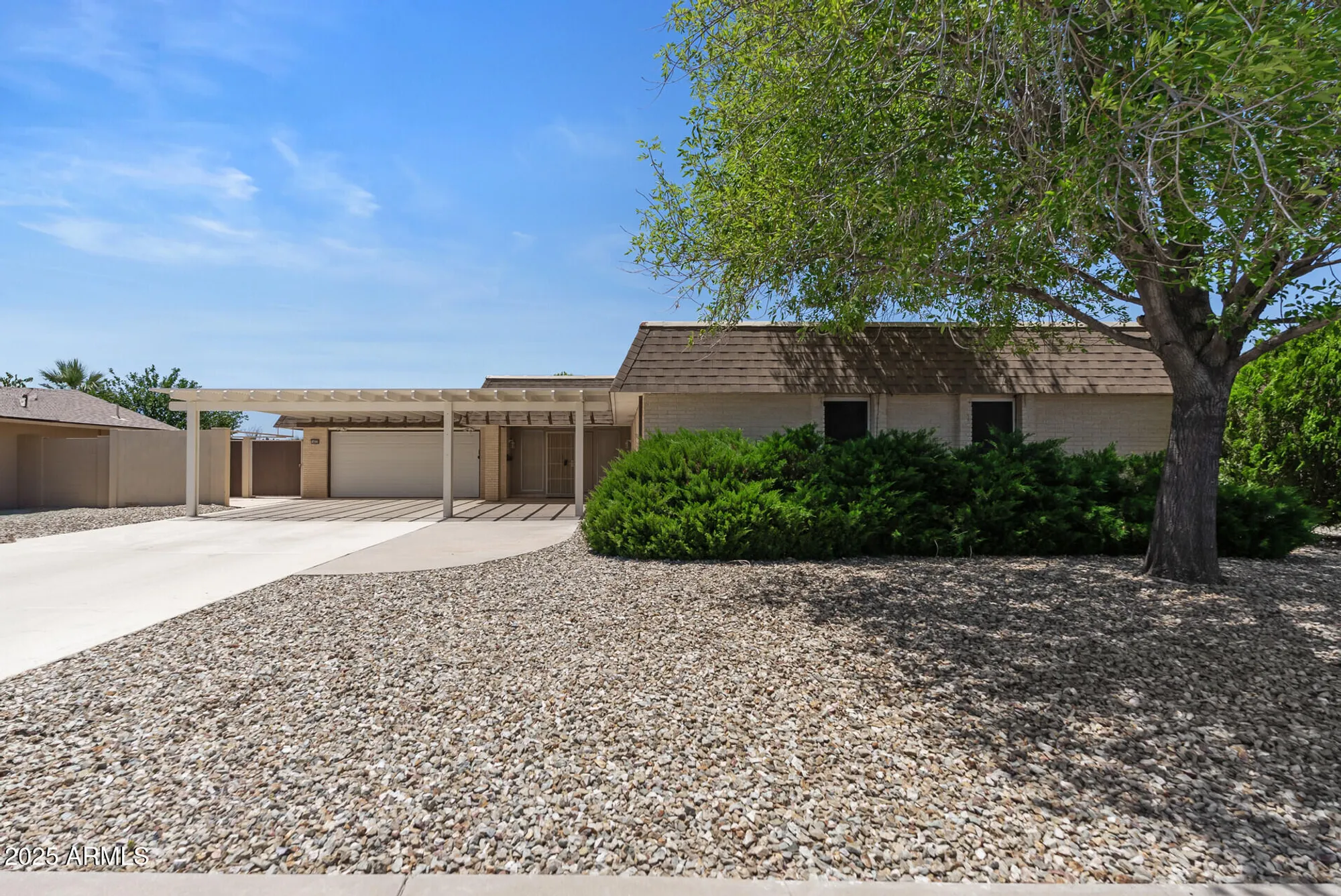Property Slideshow image 1 of 68 | 14830 n cameo dr, Sun City, AZ, 85351