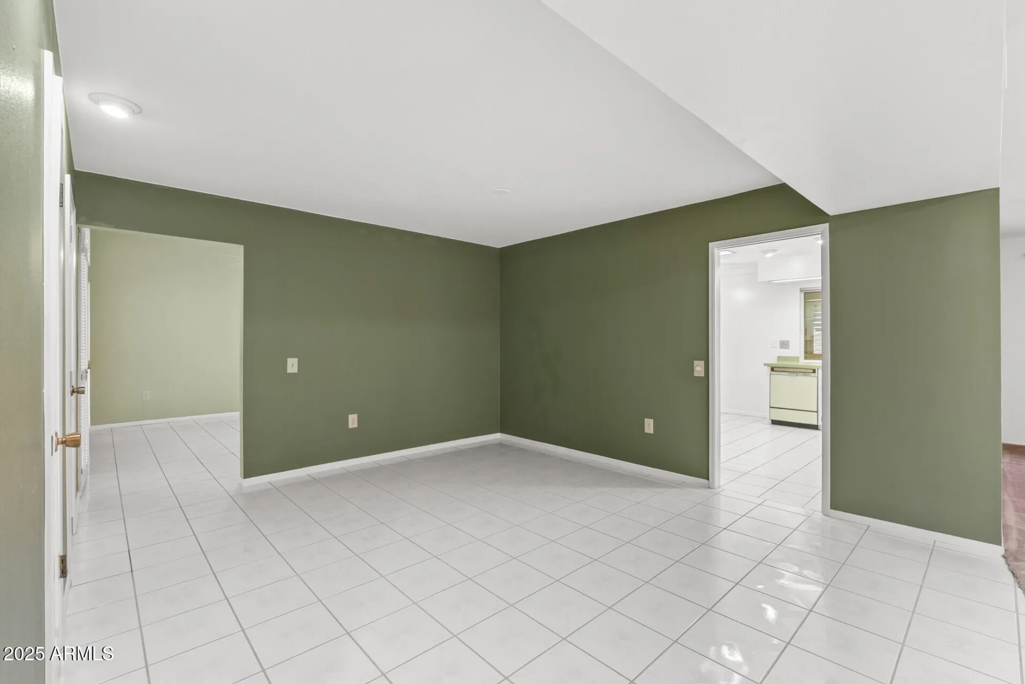 Property Slideshow image 16 of 68 | 14830 n cameo dr, Sun City, AZ, 85351