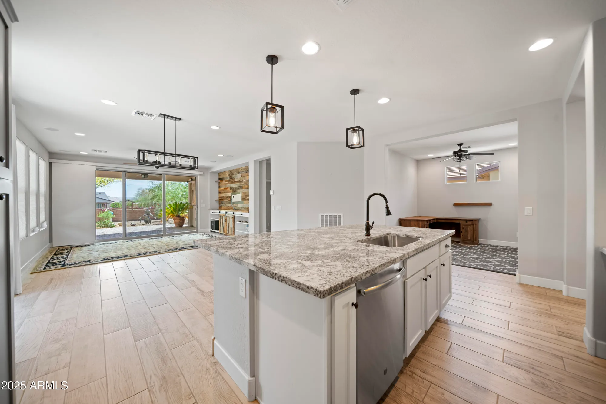 Property Slideshow image 9 of 31 | 4449 covered wagon trl, Wickenburg, AZ, 85390