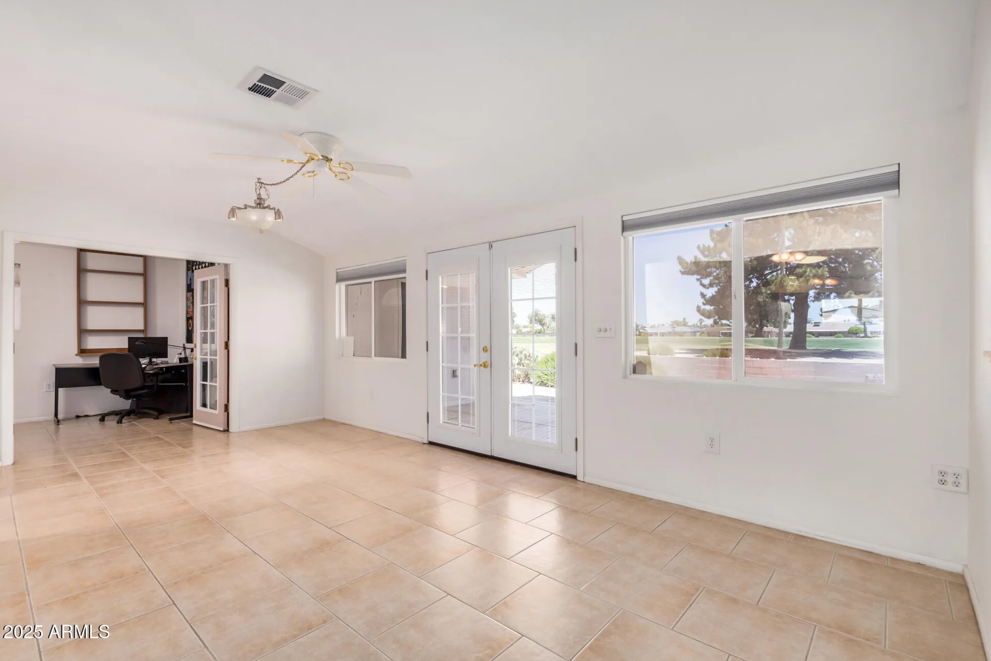 Property Slideshow image 16 of 37 | 10330 w cameo dr, Sun City, AZ, 85351