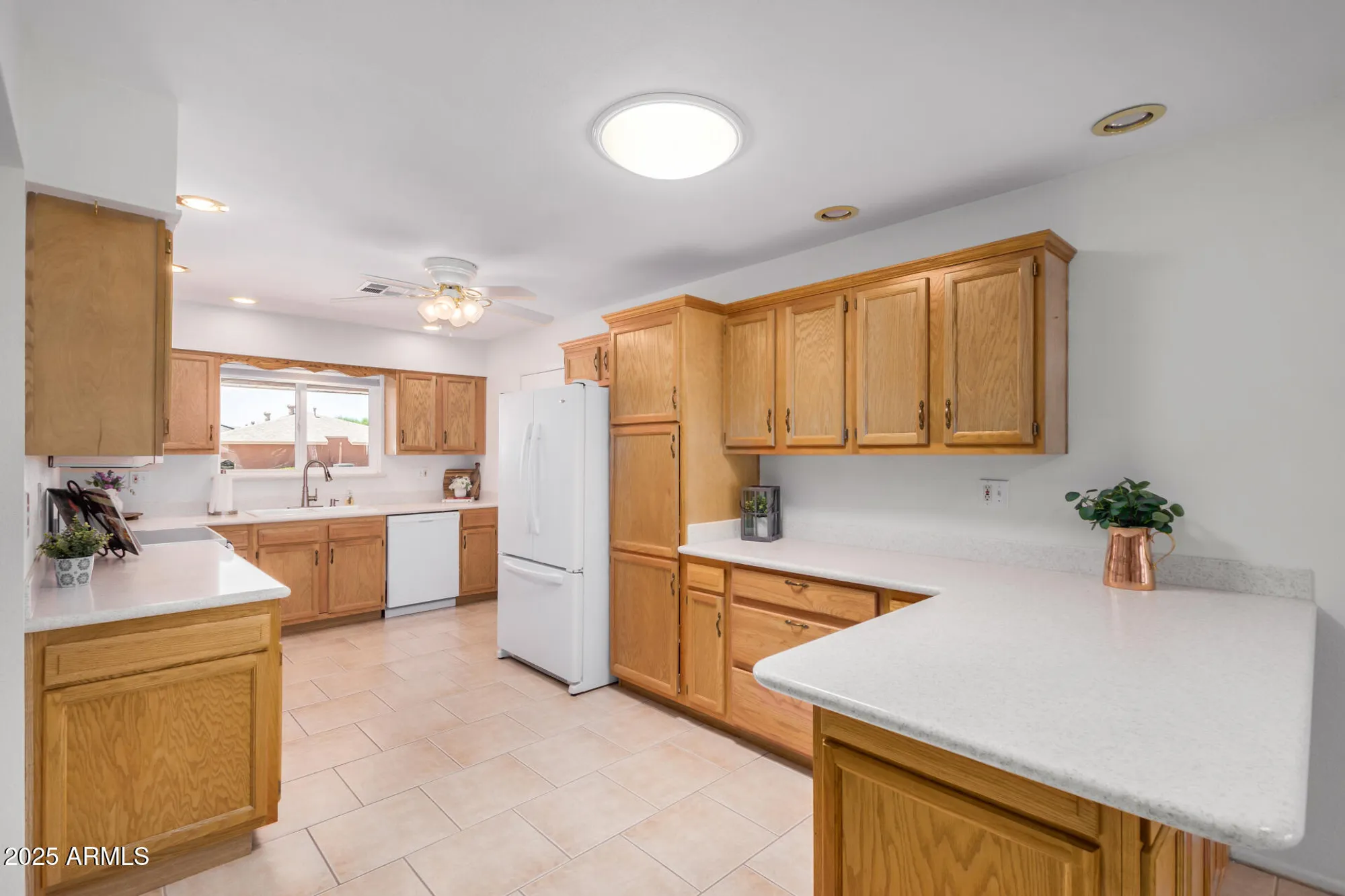 Property Slideshow image 8 of 37 | 10330 w cameo dr, Sun City, AZ, 85351