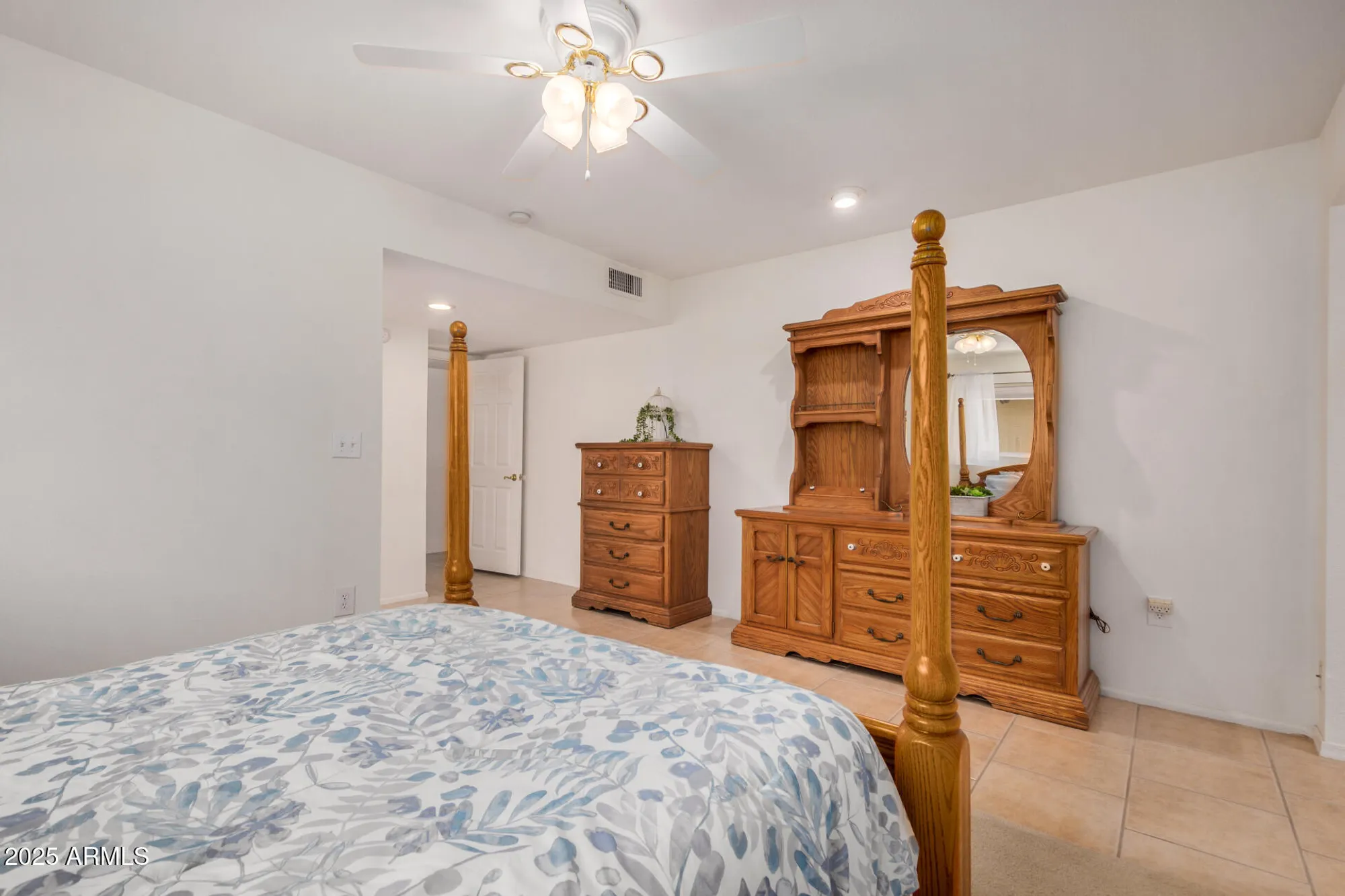 Property Slideshow image 19 of 37 | 10330 w cameo dr, Sun City, AZ, 85351