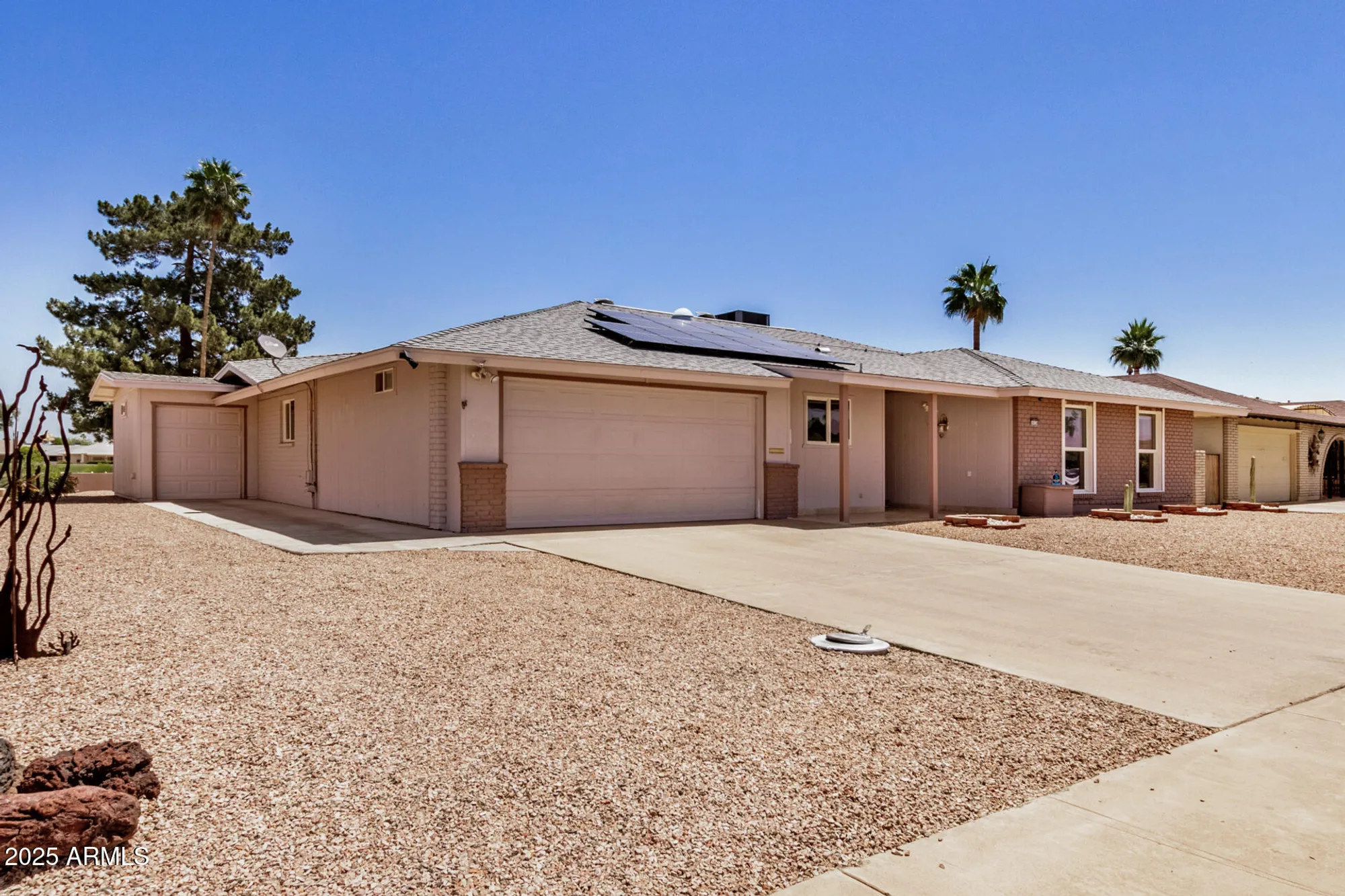 Property Slideshow image 1 of 37 | 10330 w cameo dr, Sun City, AZ, 85351