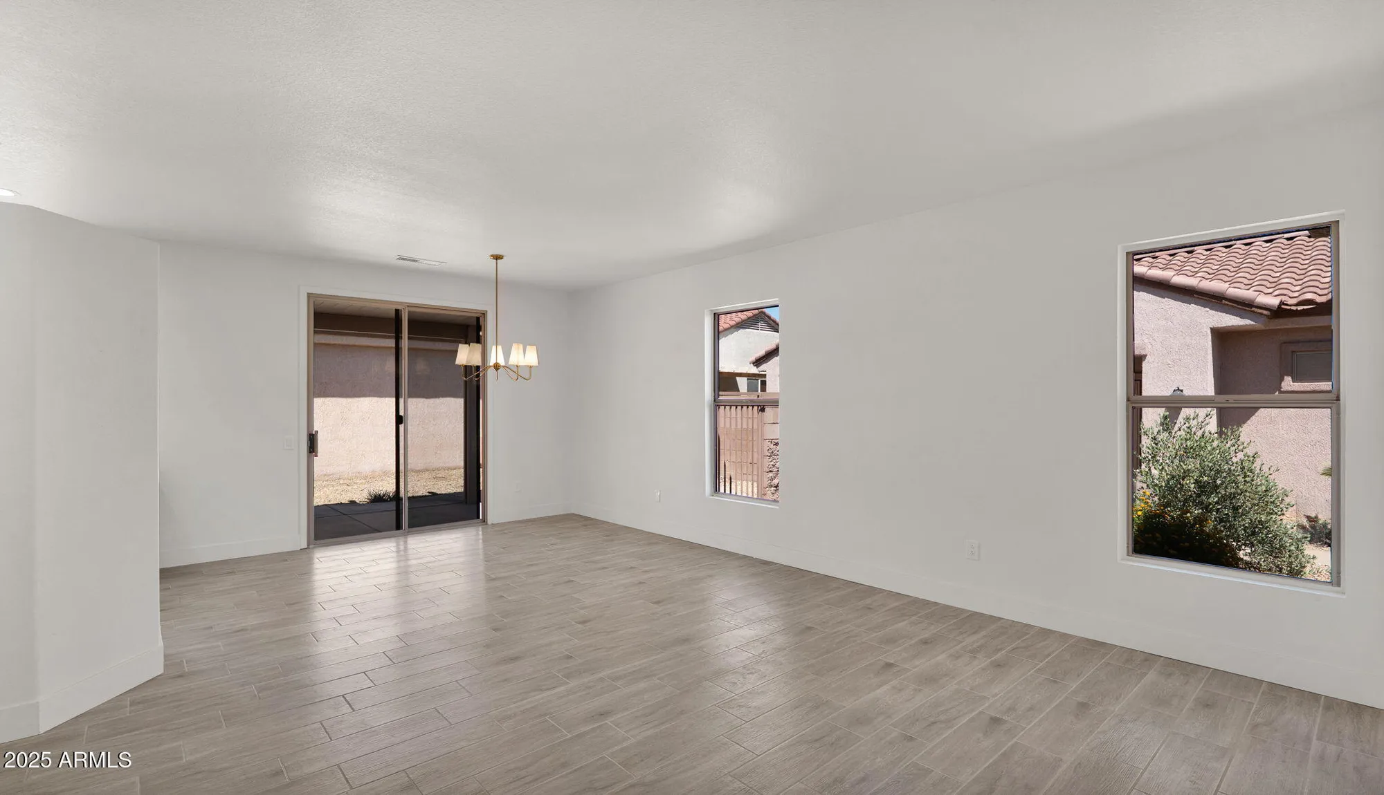 Property Slideshow image 14 of 36 | 19523 n carriage ln, Surprise, AZ, 85374