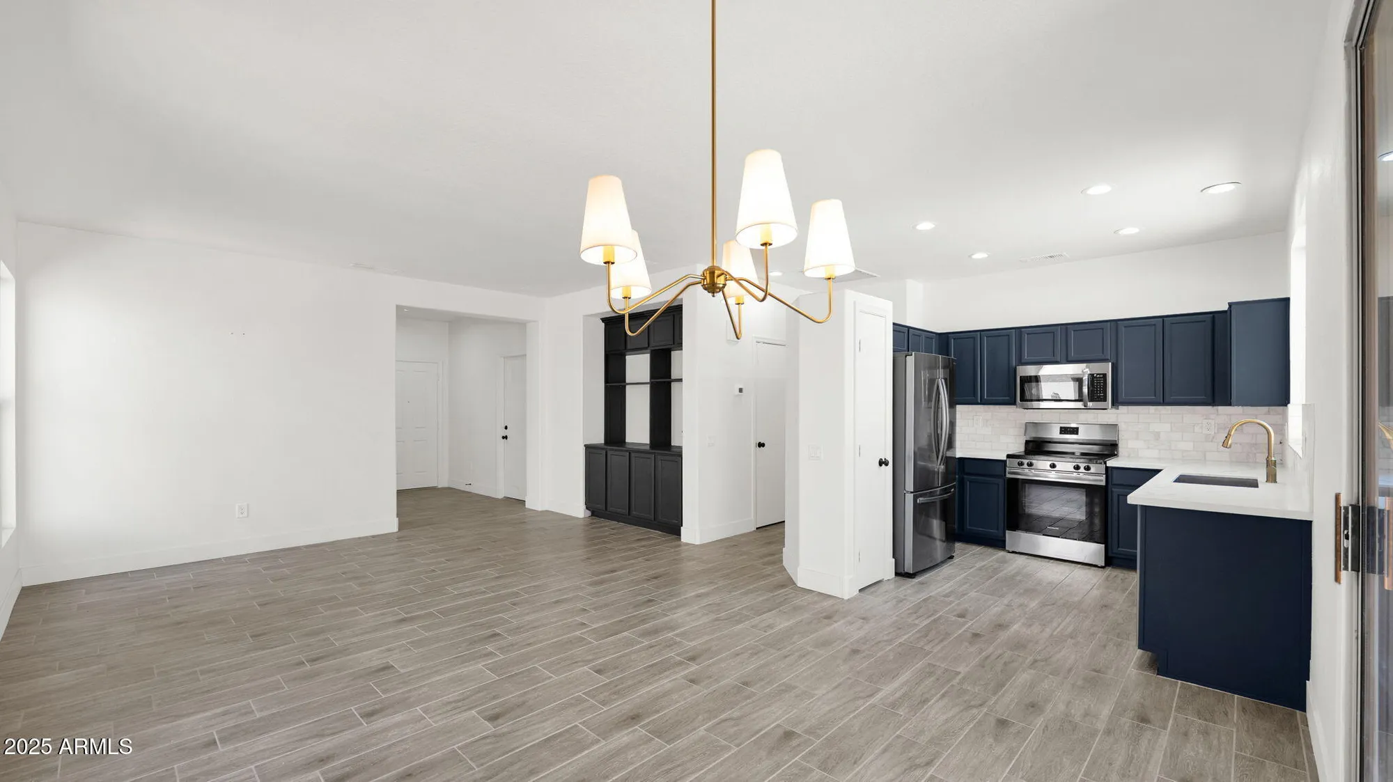 Property Slideshow image 11 of 36 | 19523 n carriage ln, Surprise, AZ, 85374