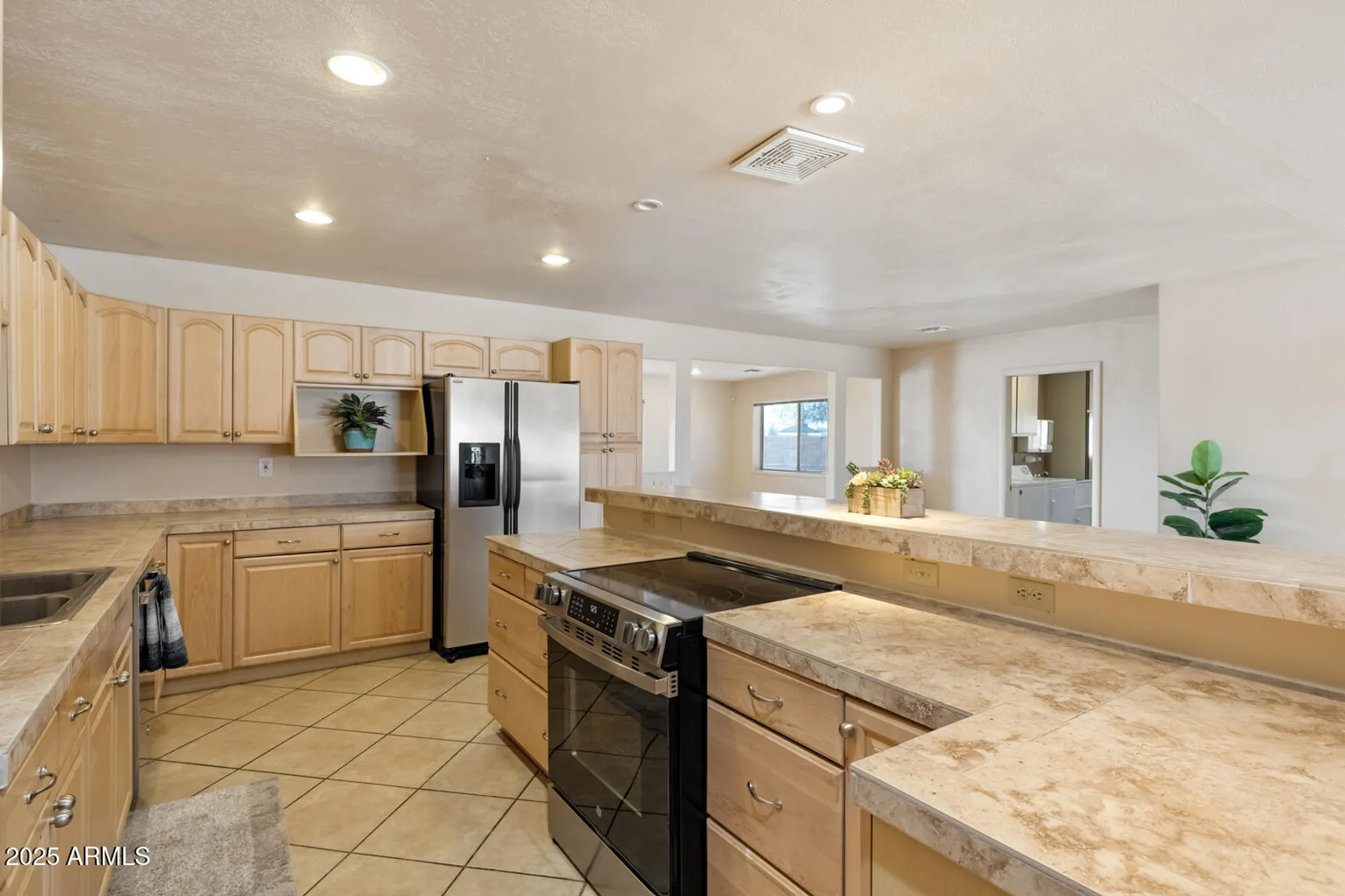 Property Slideshow image 13 of 33 | 12418 n vista grande ct, Sun City, AZ, 85351