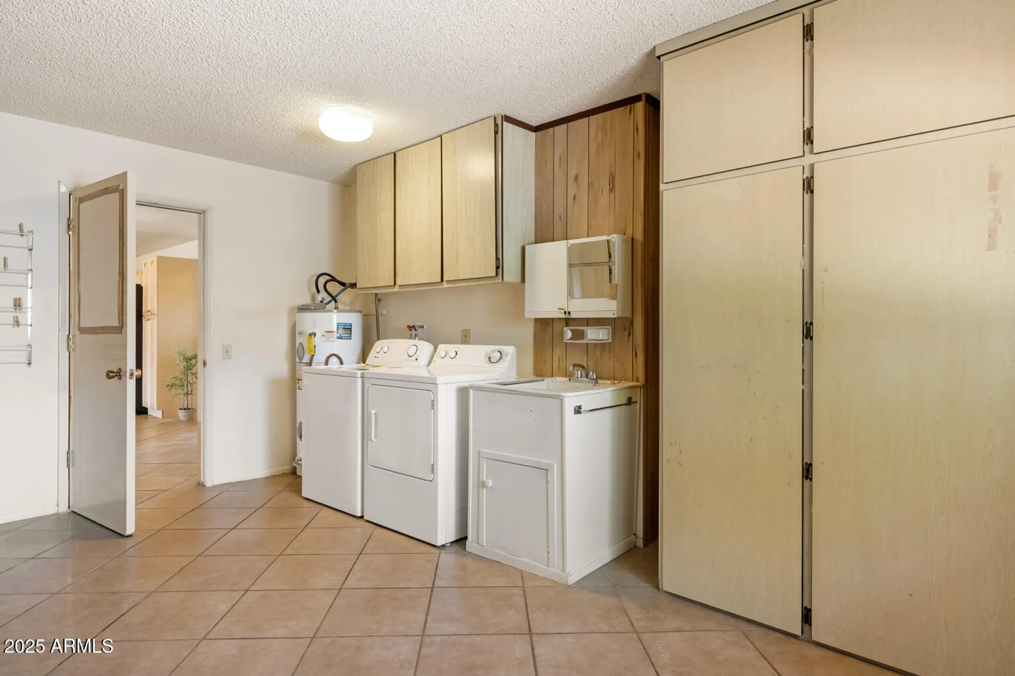 Property Slideshow image 15 of 33 | 12418 n vista grande ct, Sun City, AZ, 85351