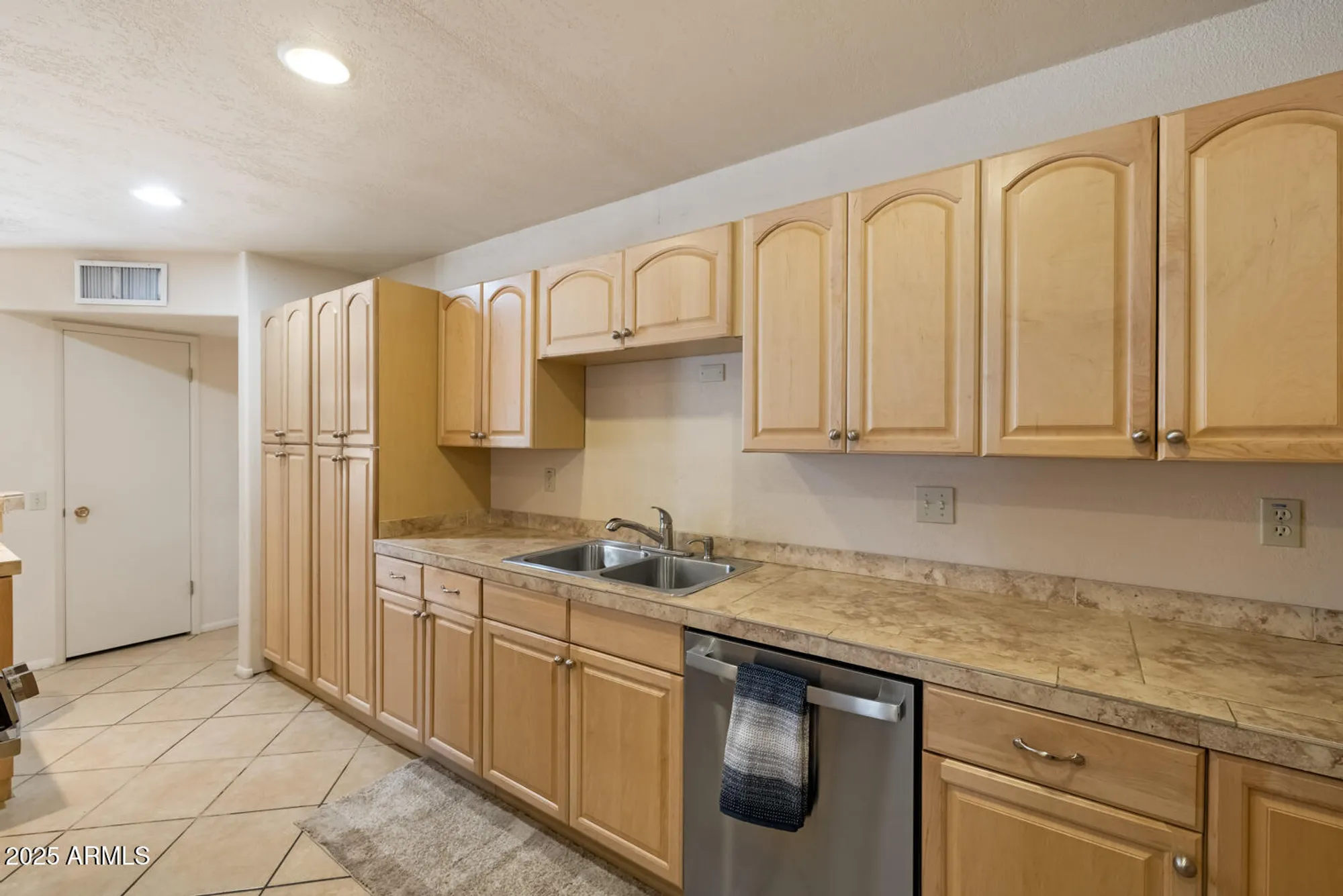 Property Slideshow image 11 of 33 | 12418 n vista grande ct, Sun City, AZ, 85351