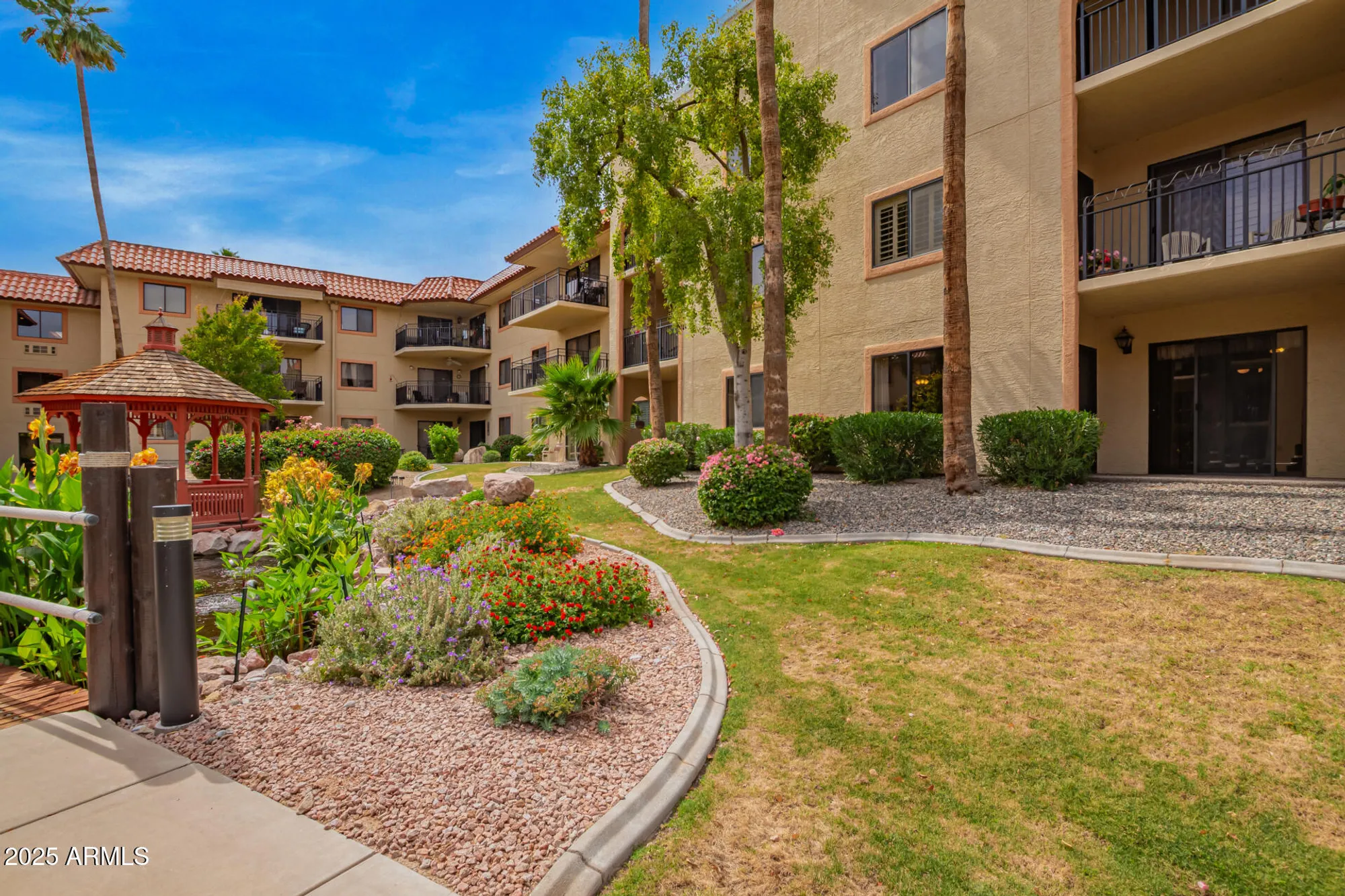 Property Slideshow image 1 of 27 | 10330 w thunderbird blvd b103, Sun City, AZ, 85351