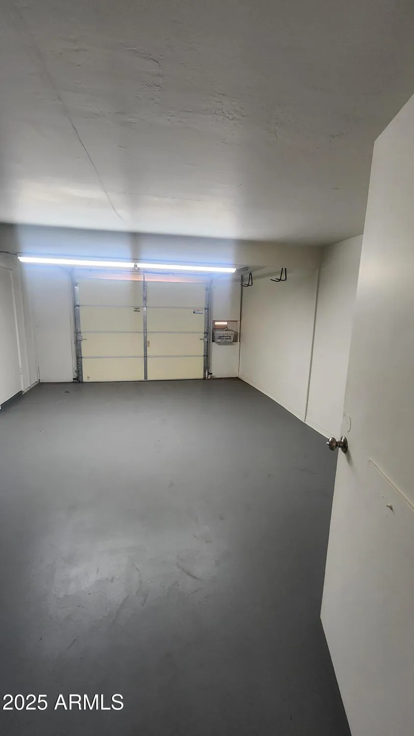 Property Slideshow image 10 of 12 | 10582 w oakmont dr, Sun City, AZ, 85351