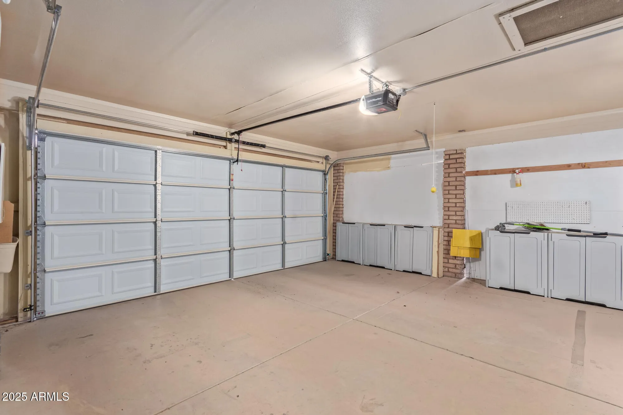 Property Slideshow image 21 of 23 | 10236 n 105th dr, Sun City, AZ, 85351