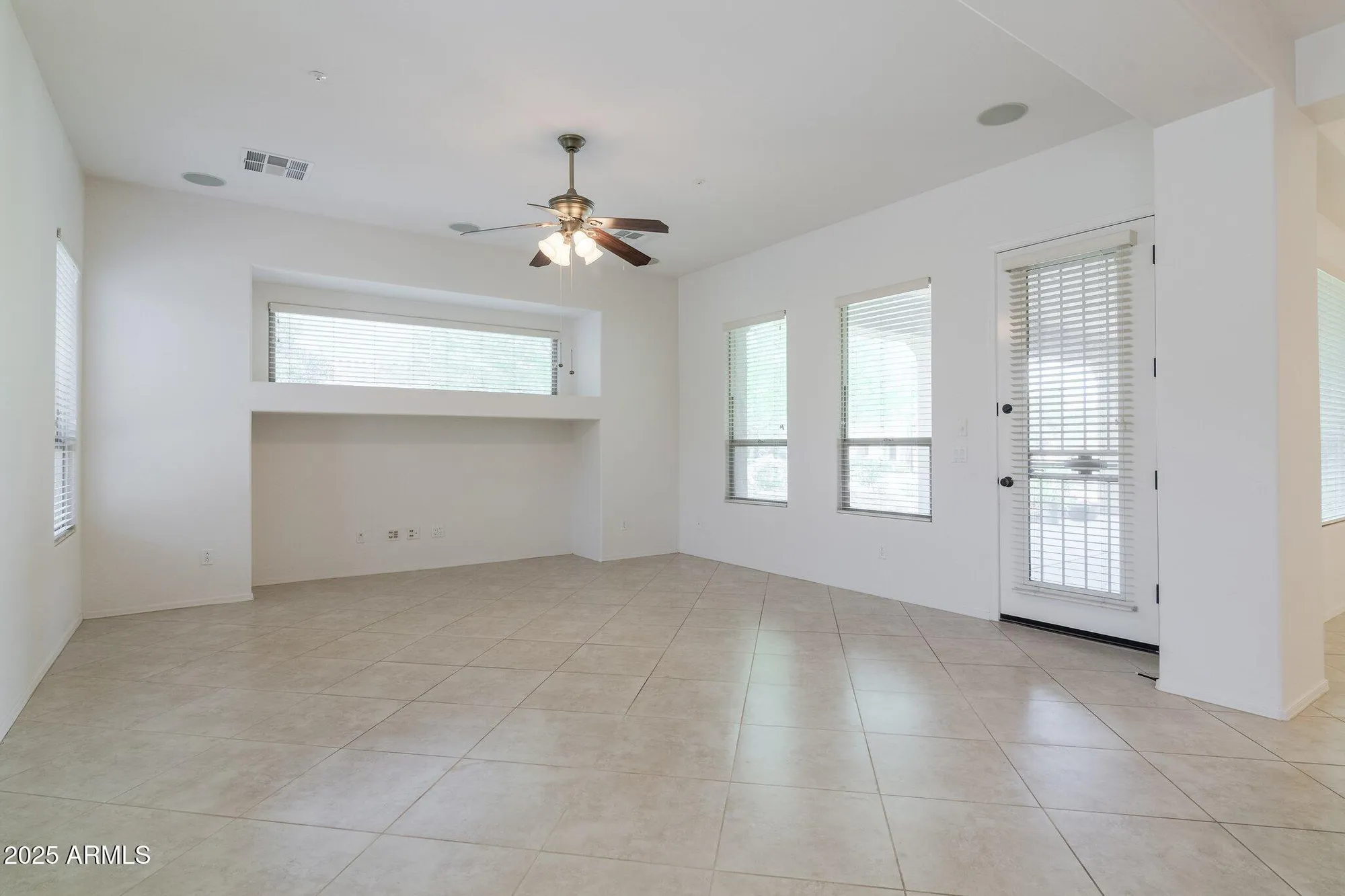 Property Slideshow image 11 of 51 | 27380 n 128th ln, Peoria, AZ, 85383