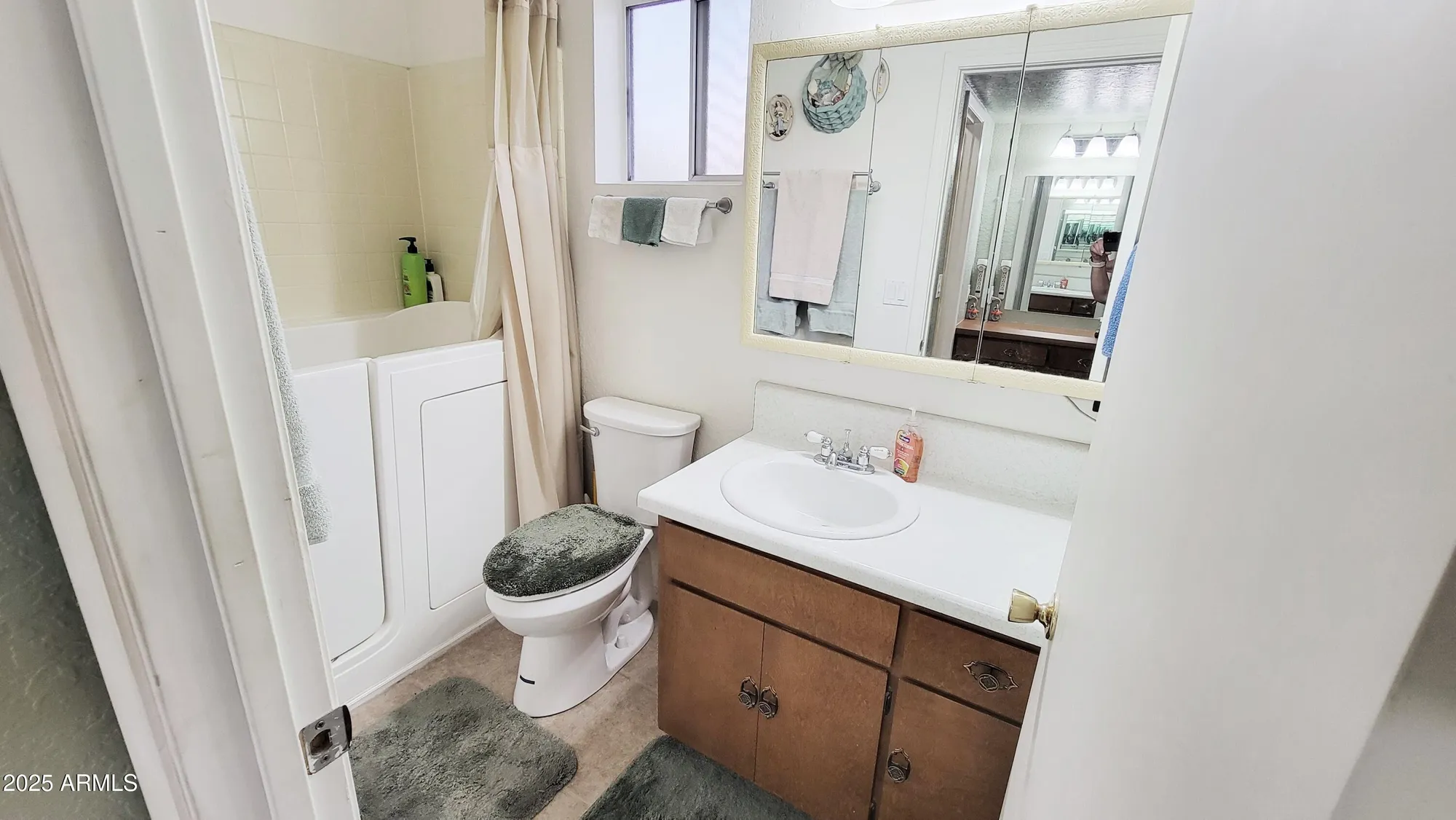 Property Slideshow image 20 of 48 | 650 n 65th way, Mesa, AZ, 85205