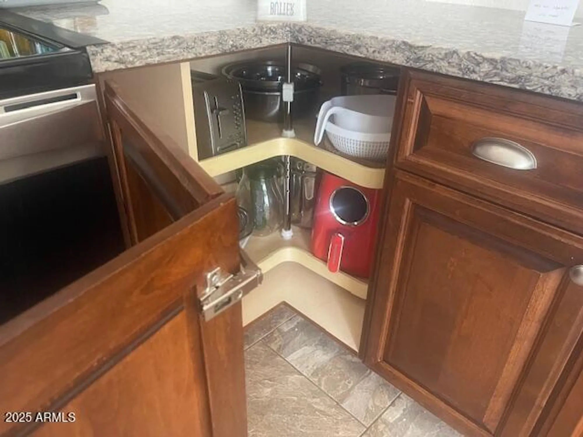 Property Slideshow image 16 of 40 | 1562 e gleneagle dr, Chandler, AZ, 85249