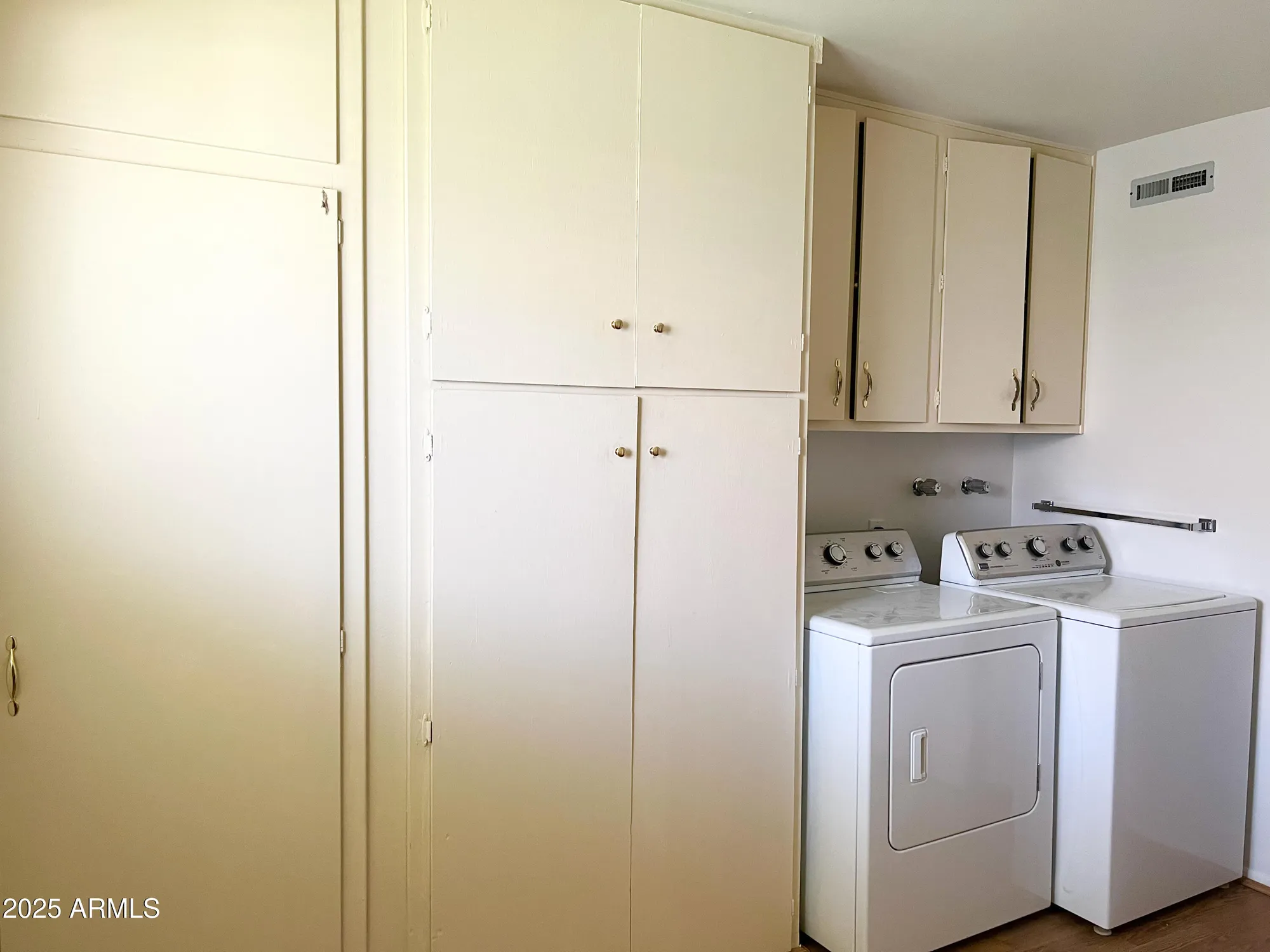 Property Slideshow image 20 of 28 | 10509 w tropicana cir, Sun City, AZ, 85351