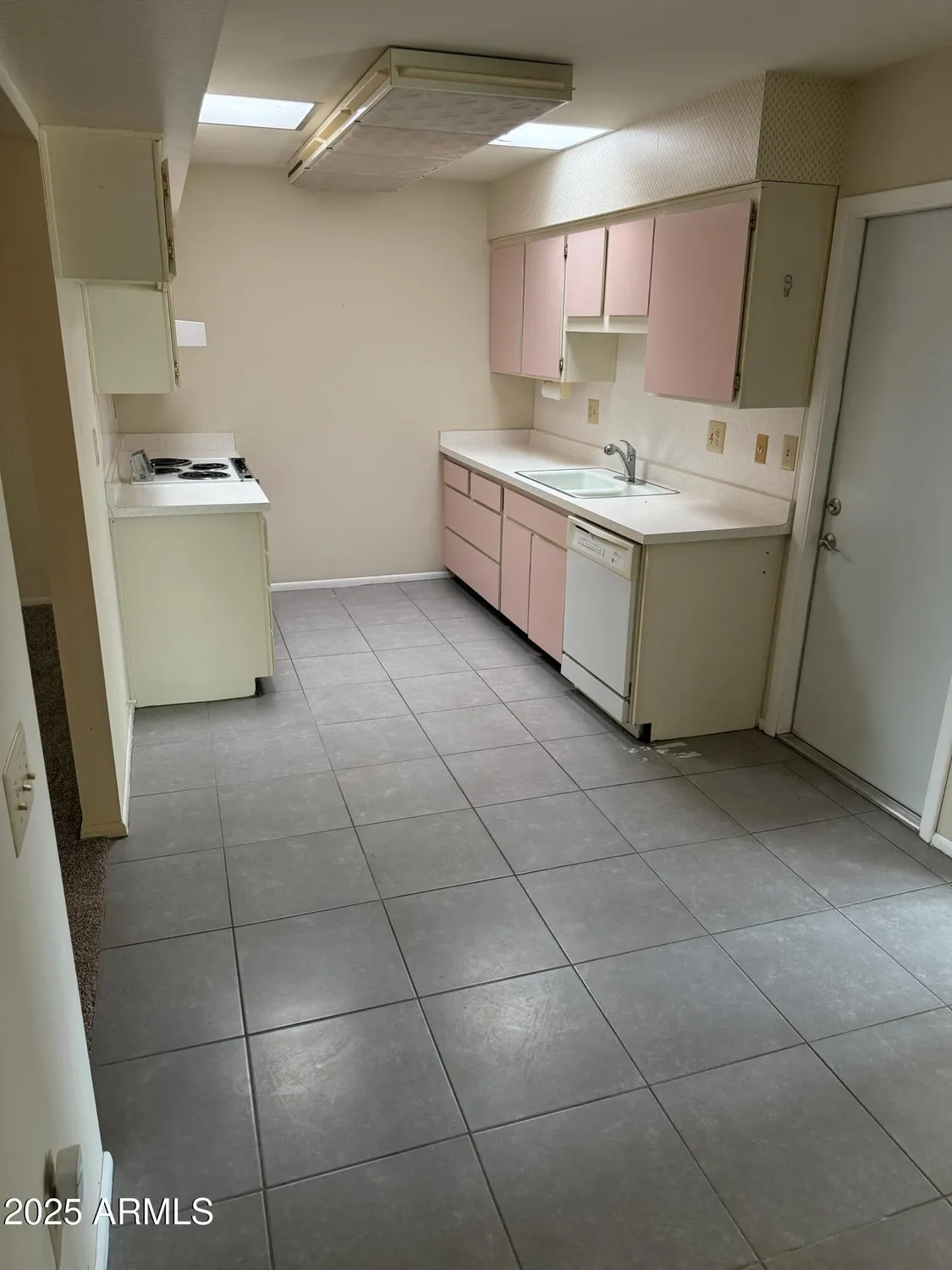 Property Slideshow image 6 of 15 | 14090 n newcastle dr, Sun City, AZ, 85351