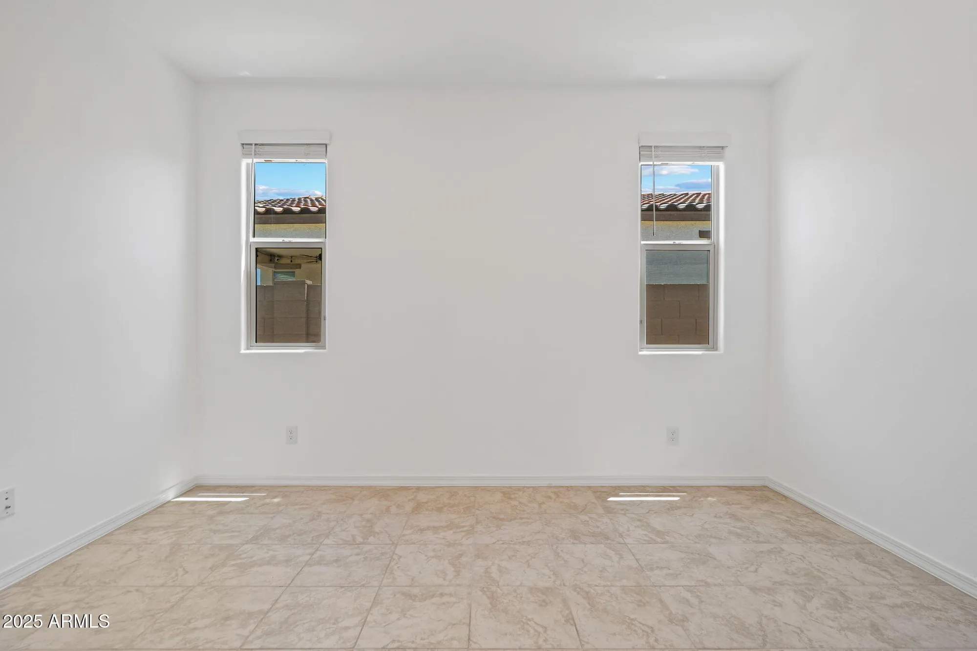 Property Slideshow image 11 of 50 | 18032 w muirwood dr, Goodyear, AZ, 85338