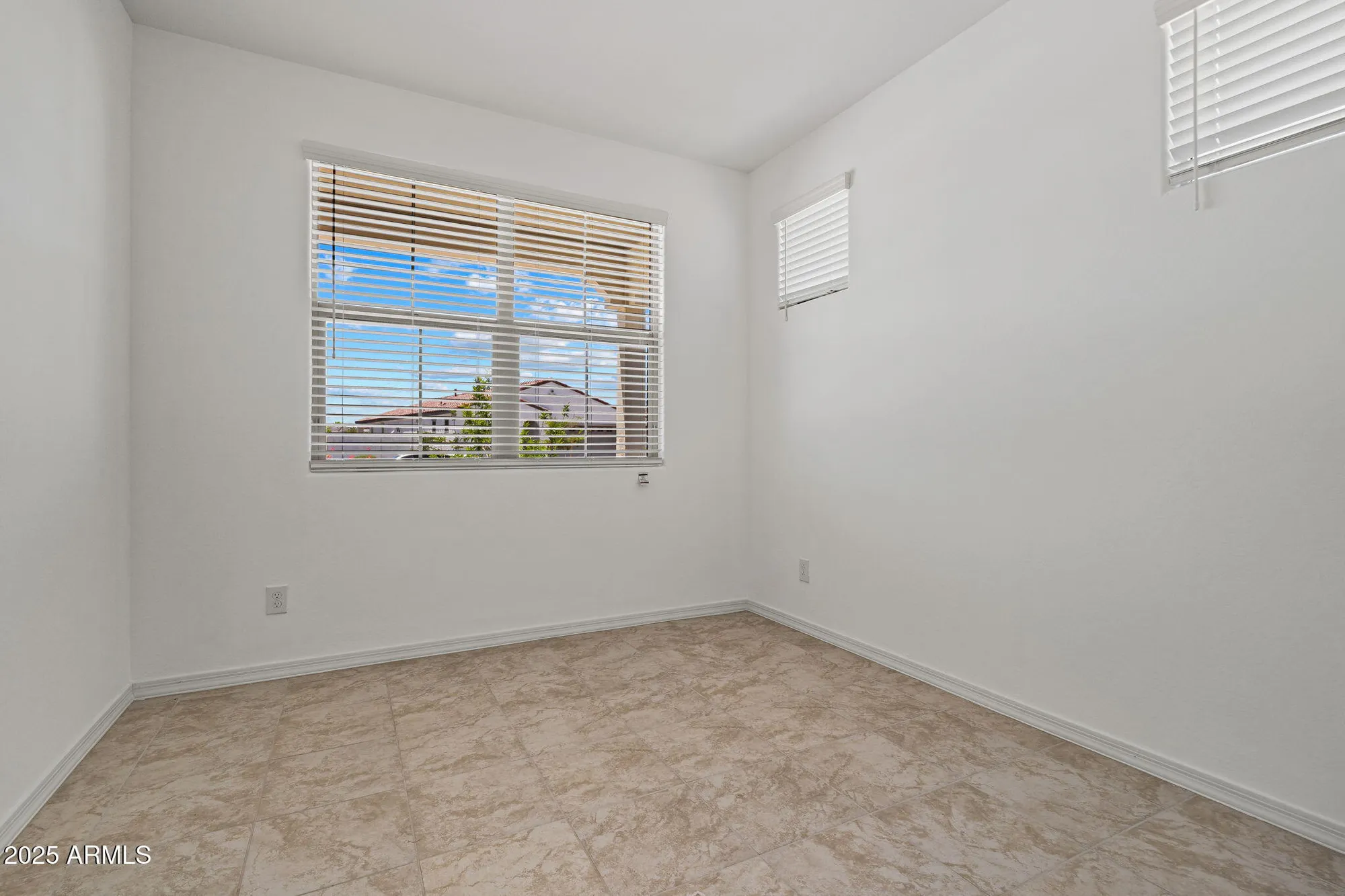 Property Slideshow image 23 of 50 | 18032 w muirwood dr, Goodyear, AZ, 85338