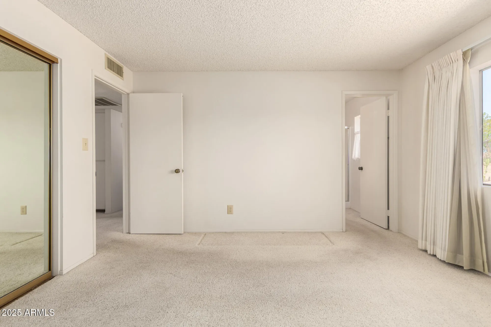 Property Slideshow image 17 of 29 | 11627 s iroquois dr, Phoenix, AZ, 85044