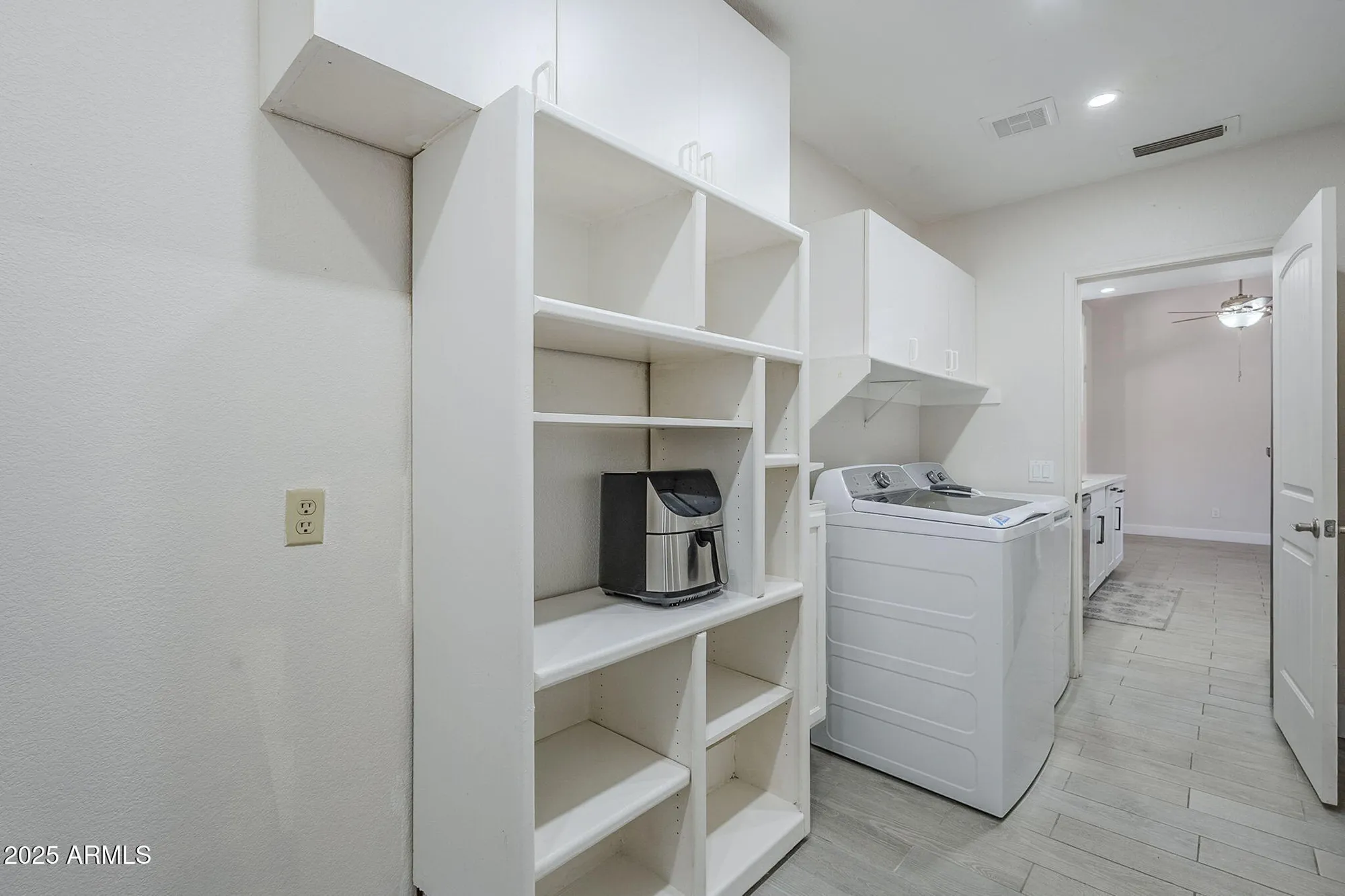 Property Slideshow image 14 of 28 | 1519 e indian wells dr, Chandler, AZ, 85249