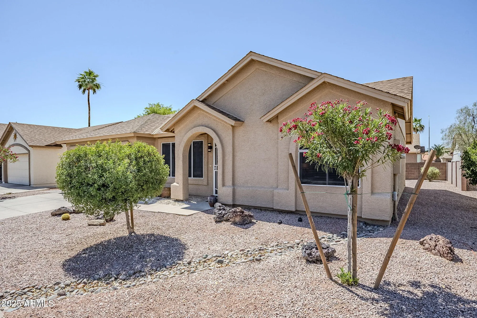 Property Slideshow image 2 of 28 | 1519 e indian wells dr, Chandler, AZ, 85249