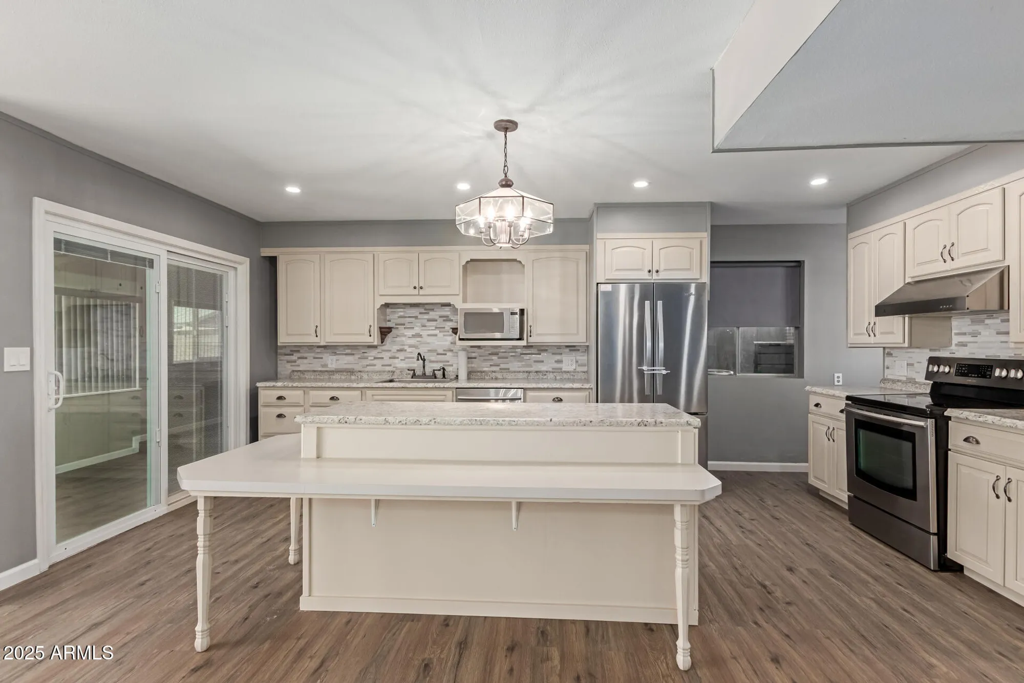 Property Slideshow image 4 of 24 | 10001 w caron dr, Sun City, AZ, 85351