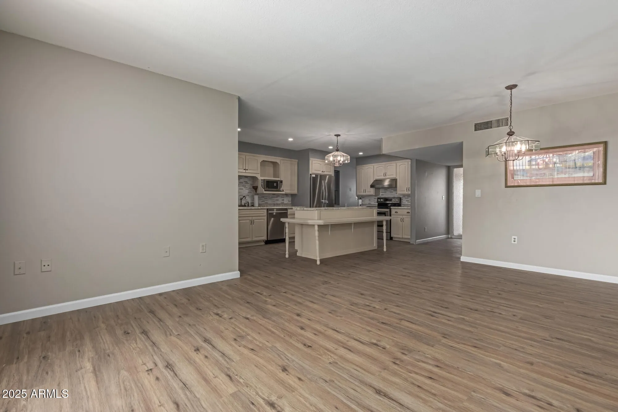 Property Slideshow image 3 of 24 | 10001 w caron dr, Sun City, AZ, 85351