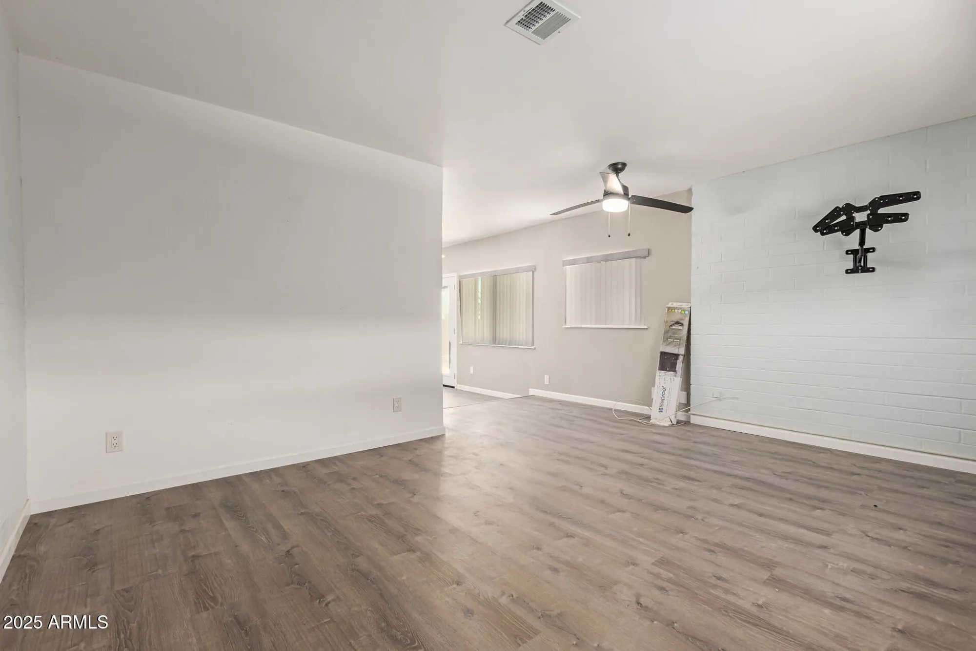 Property Slideshow image 7 of 24 | 10001 w caron dr, Sun City, AZ, 85351