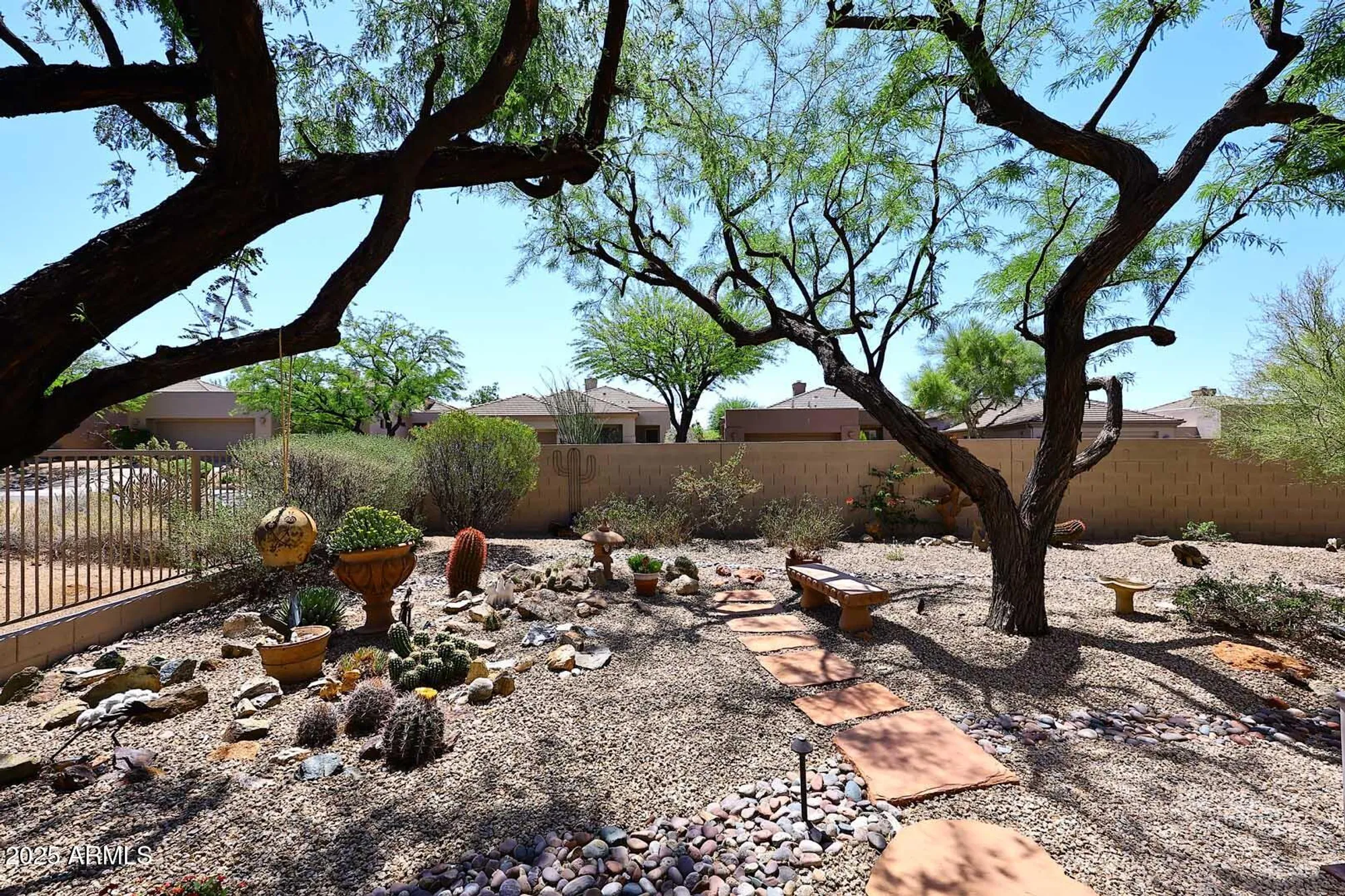 Property Slideshow image 39 of 44 | 6966 e bramble berry ln, Scottsdale, AZ, 85266