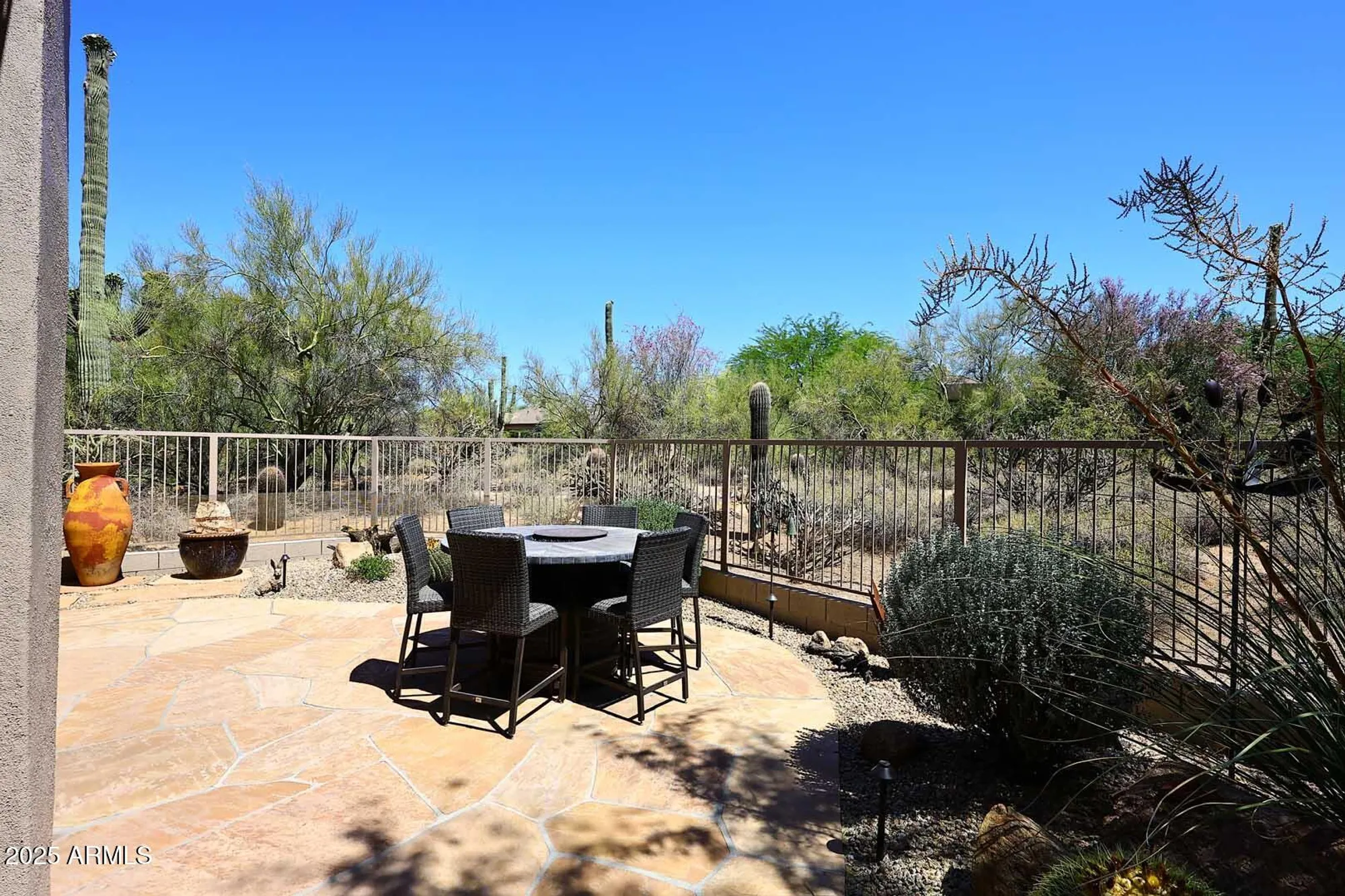 Property Slideshow image 36 of 44 | 6966 e bramble berry ln, Scottsdale, AZ, 85266
