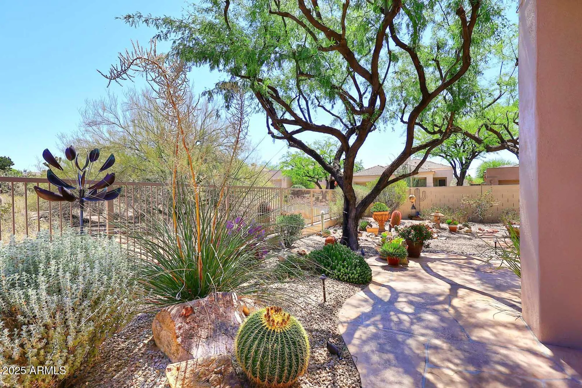 Property Slideshow image 37 of 44 | 6966 e bramble berry ln, Scottsdale, AZ, 85266