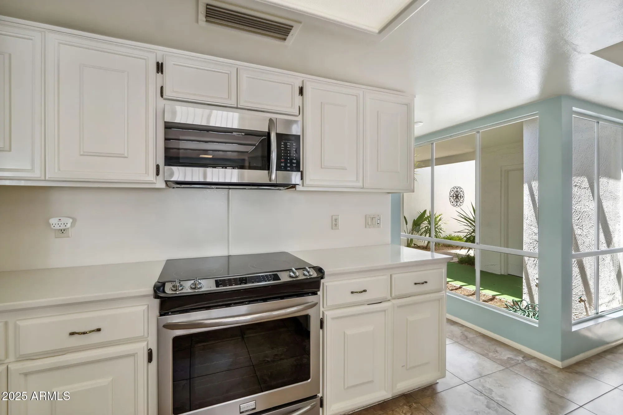 Property Slideshow image 27 of 57 | 113 e boca raton rd, Phoenix, AZ, 85022